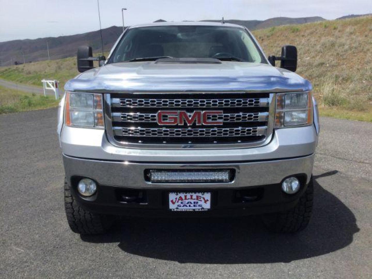 2014 Quicksilver Metallic /Ebony GMC Sierra 2500HD SLT Crew Cab 4WD (1GT121EG6EF) with an 6.0L V8 OHV 16V FFV engine, 6-Speed Automatic transmission, located at 1801 Main Street, Lewiston, 83501, (208) 743-9371, 46.417065, -117.004799 - Photo#21