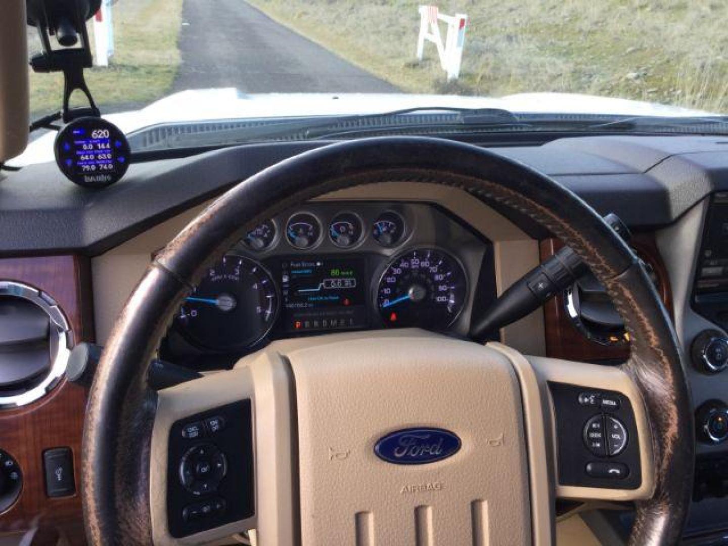 2015 White Platinum Met/Brown Met /Dark Brown Leather Ford F-350 SD King Ranch Crew Cab Long Bed 4WD (1FT8W3BT2FE) with an 6.7L V8 OHV 16V DIESEL engine, 6-Speed Automatic transmission, located at 1801 Main Street, Lewiston, 83501, (208) 743-9371, 46.417065, -117.004799 - Photo#14