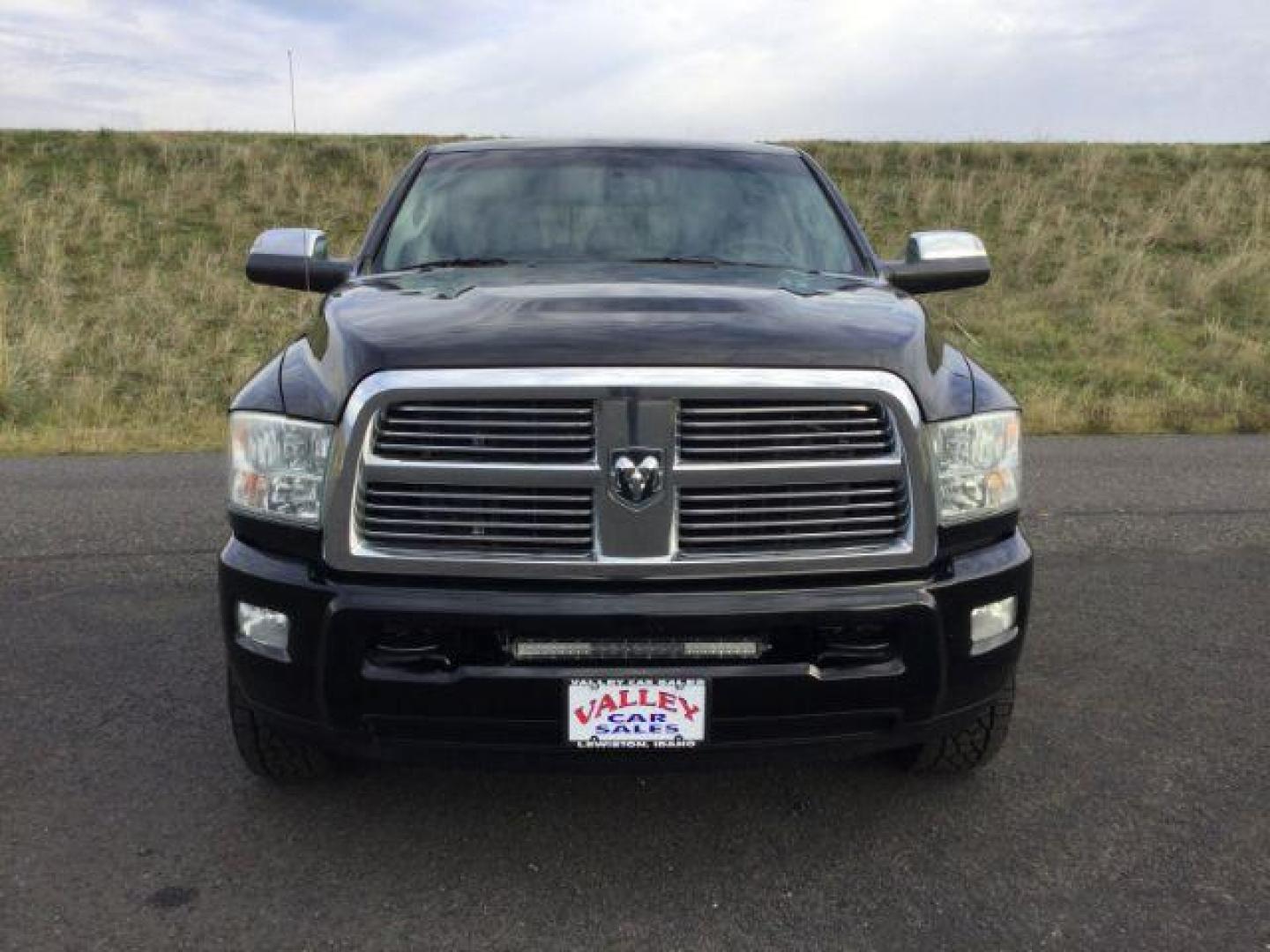 2012 Black RAM 3500 Laramie Longhorn Edition Mega Cab 4WD (3C63D3NL7CG) with an 6.7L L6 OHV 24V TURBO DIESEL engine, 6-Speed Automatic transmission, located at 1801 Main Street, Lewiston, 83501, (208) 743-9371, 46.417065, -117.004799 - Photo#8