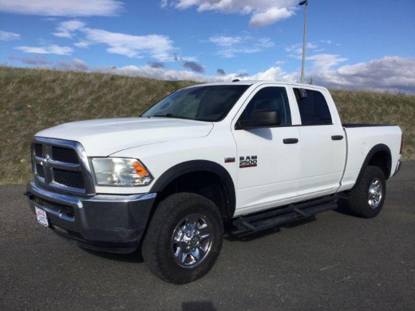 2018 Bright White Clear Coat /Gray Vinyl RAM 2500 Tradesman Crew Cab SWB 4WD (3C6TR5CT8JG) with an 5.7L V8 OHV 16V engine, 6-Speed Automatic transmission, located at 1801 Main Street, Lewiston, 83501, (208) 743-9371, 46.417065, -117.004799 - Photo#0