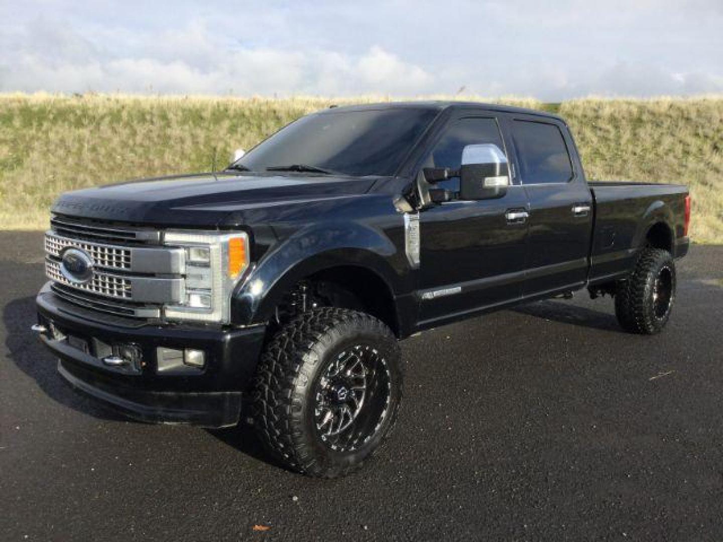 2018 Shadow Black /Black, leather Ford F-350 SD Platinum Crew Cab Long Bed 4WD (1FT8W3BT3JE) with an 6.7L V8 OHV 16V DIESEL engine, 6-Speed Automatic transmission, located at 1801 Main Street, Lewiston, 83501, (208) 743-9371, 46.417065, -117.004799 - Photo#12