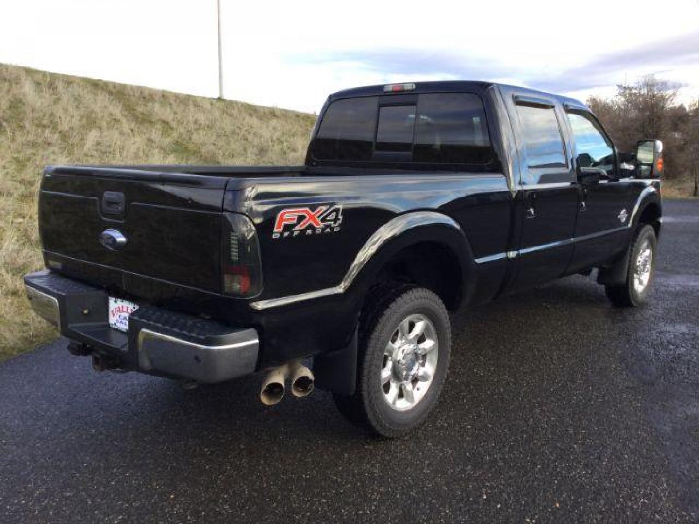 2016 BLACK Ford F-350 SD Lariat Crew Cab 4WD (1FT8W3BTXGE) with an 6.7L V8 OHV 16V DIESEL engine, 6-Speed Automatic transmission, located at 1801 Main Street, Lewiston, 83501, (208) 743-9371, 46.417065, -117.004799 - Photo#13