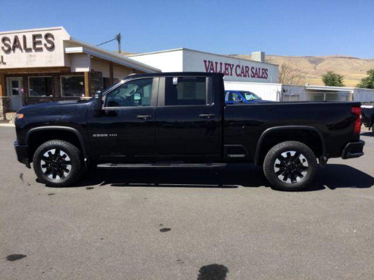 2020 Black /Jet Black, cloth Chevrolet Silverado 2500HD Custom Crew Cab Short Box 4WD (1GC4YME77LF) with an 6.6L V8 OHV 16V engine, 6-Speed Automatic transmission, located at 1801 Main Street, Lewiston, 83501, (208) 743-9371, 46.417065, -117.004799 - Photo#1