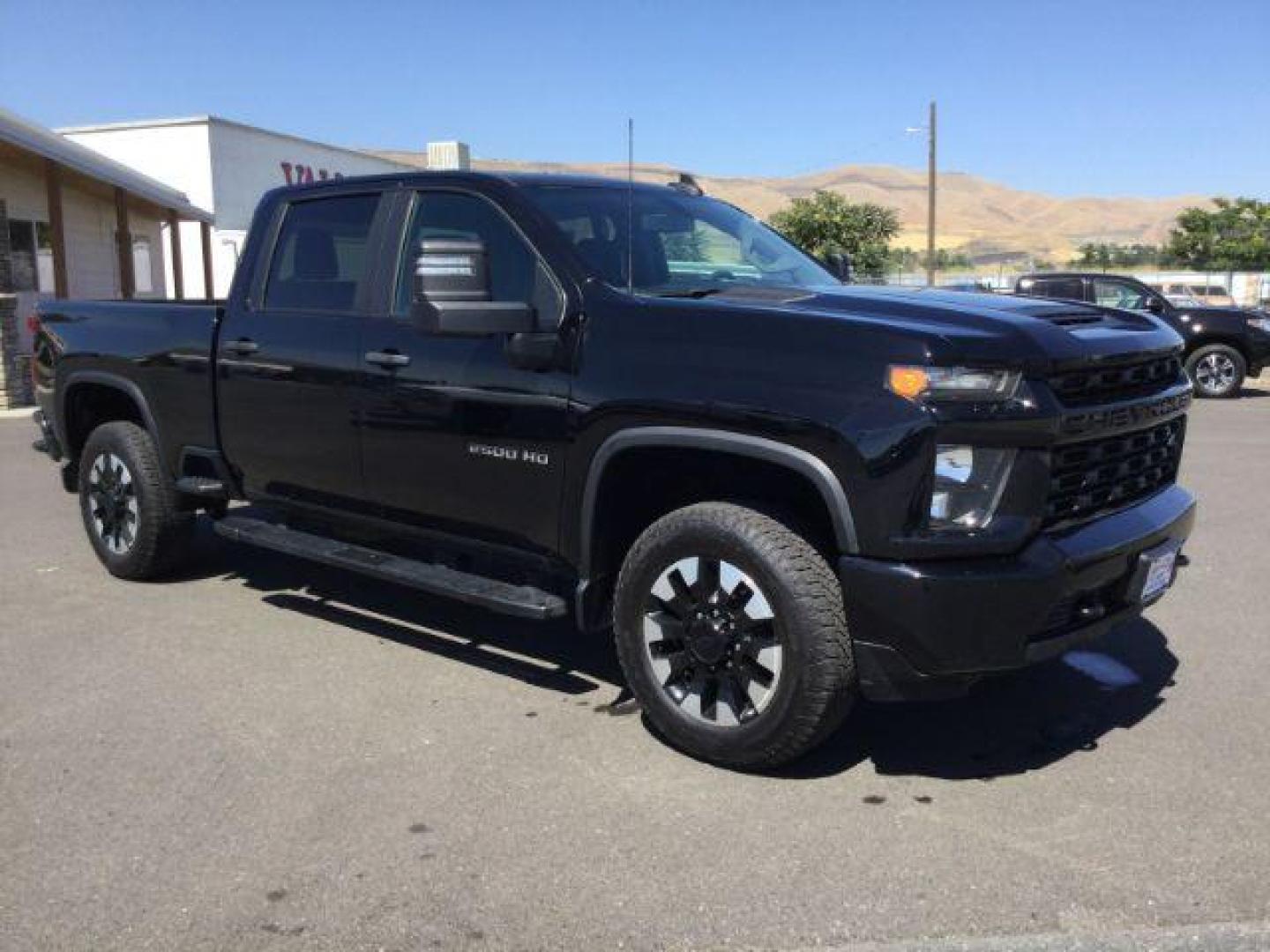 2020 Black /Jet Black, cloth Chevrolet Silverado 2500HD Custom Crew Cab Short Box 4WD (1GC4YME77LF) with an 6.6L V8 OHV 16V engine, 6-Speed Automatic transmission, located at 1801 Main Street, Lewiston, 83501, (208) 743-9371, 46.417065, -117.004799 - Photo#12