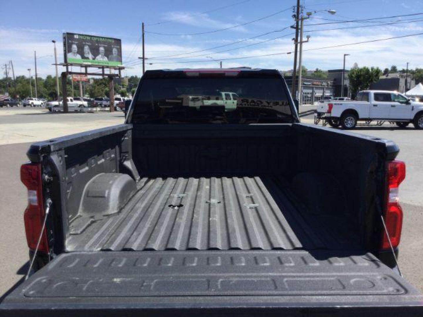 2020 Black /Jet Black, cloth Chevrolet Silverado 2500HD Custom Crew Cab Short Box 4WD (1GC4YME77LF) with an 6.6L V8 OHV 16V engine, 6-Speed Automatic transmission, located at 1801 Main Street, Lewiston, 83501, (208) 743-9371, 46.417065, -117.004799 - Photo#15