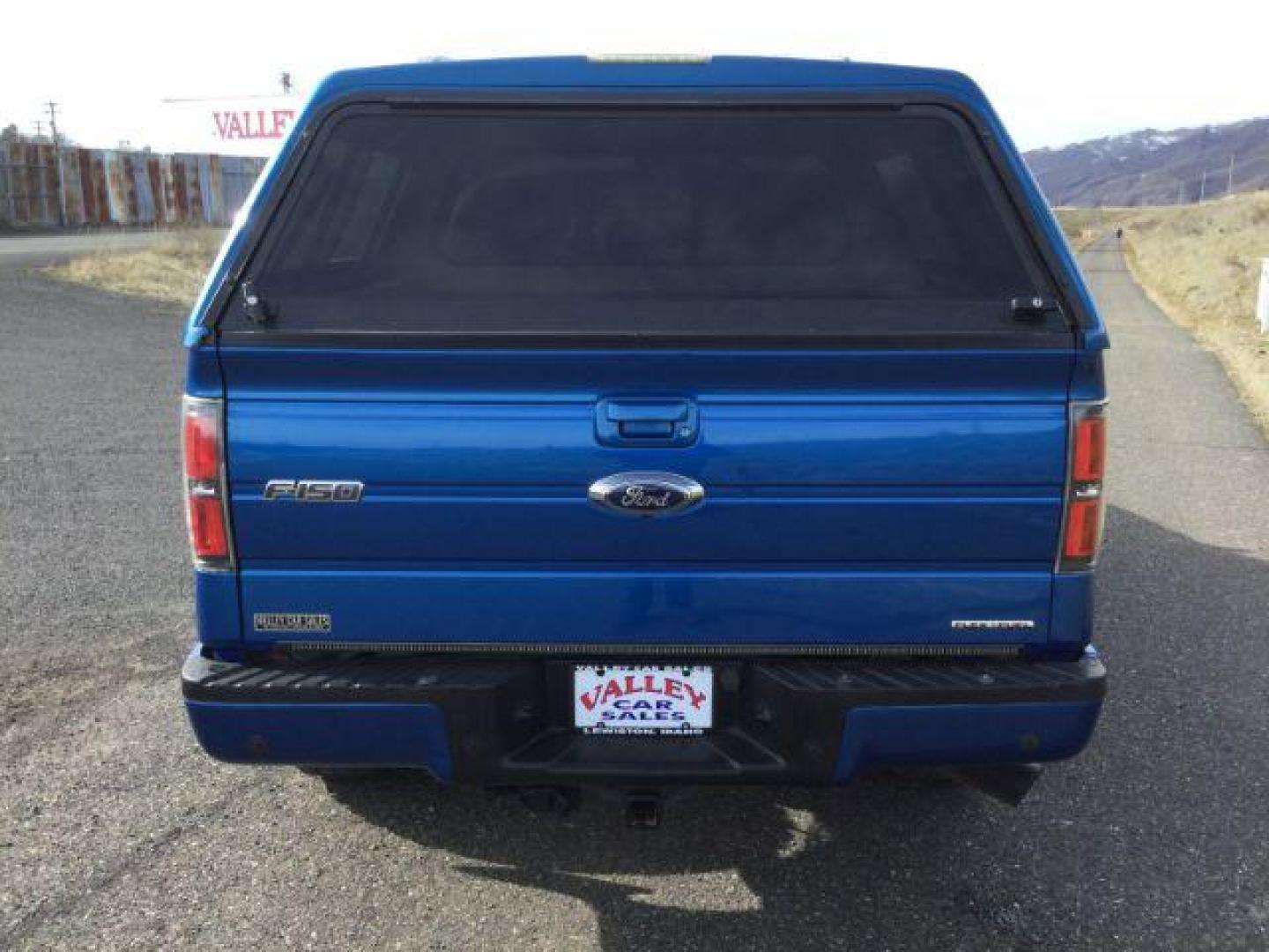 2012 Blue Flame Metallic /Black Leather Interior Ford F-150 FX4 SuperCrew 5.5-ft. Bed 4WD (1FTFW1EF9CF) with an 5.0L V8 engine, 6-Speed Automatic transmission, located at 1801 Main Street, Lewiston, 83501, (208) 743-9371, 46.417065, -117.004799 - Photo#9