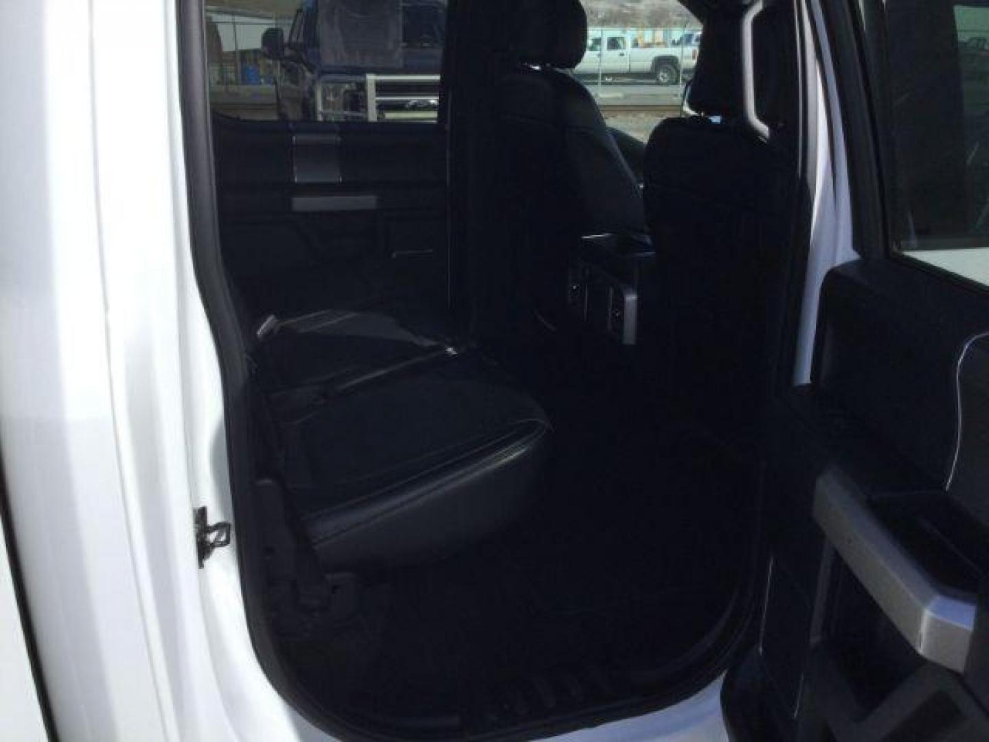 2015 Oxford White /black leather Ford F-150 Lariat SuperCrew 6.5-ft. Bed 4WD (1FTFW1EG7FF) with an 3.5 V6 engine, 6-Speed Automatic transmission, located at 1801 Main Street, Lewiston, 83501, (208) 743-9371, 46.417065, -117.004799 - Photo#12