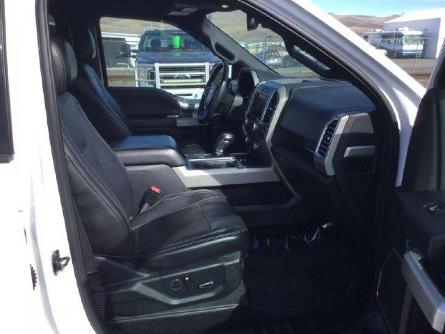 2015 Oxford White /black leather Ford F-150 Lariat SuperCrew 6.5-ft. Bed 4WD (1FTFW1EG7FF) with an 3.5 V6 engine, 6-Speed Automatic transmission, located at 1801 Main Street, Lewiston, 83501, (208) 743-9371, 46.417065, -117.004799 - Photo#14