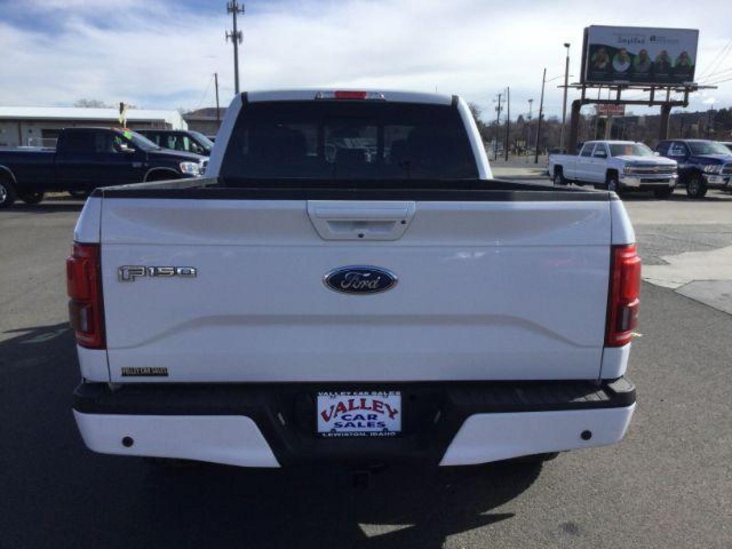 2015 Oxford White /black leather Ford F-150 Lariat SuperCrew 6.5-ft. Bed 4WD (1FTFW1EG7FF) with an 3.5 V6 engine, 6-Speed Automatic transmission, located at 1801 Main Street, Lewiston, 83501, (208) 743-9371, 46.417065, -117.004799 - Photo#17