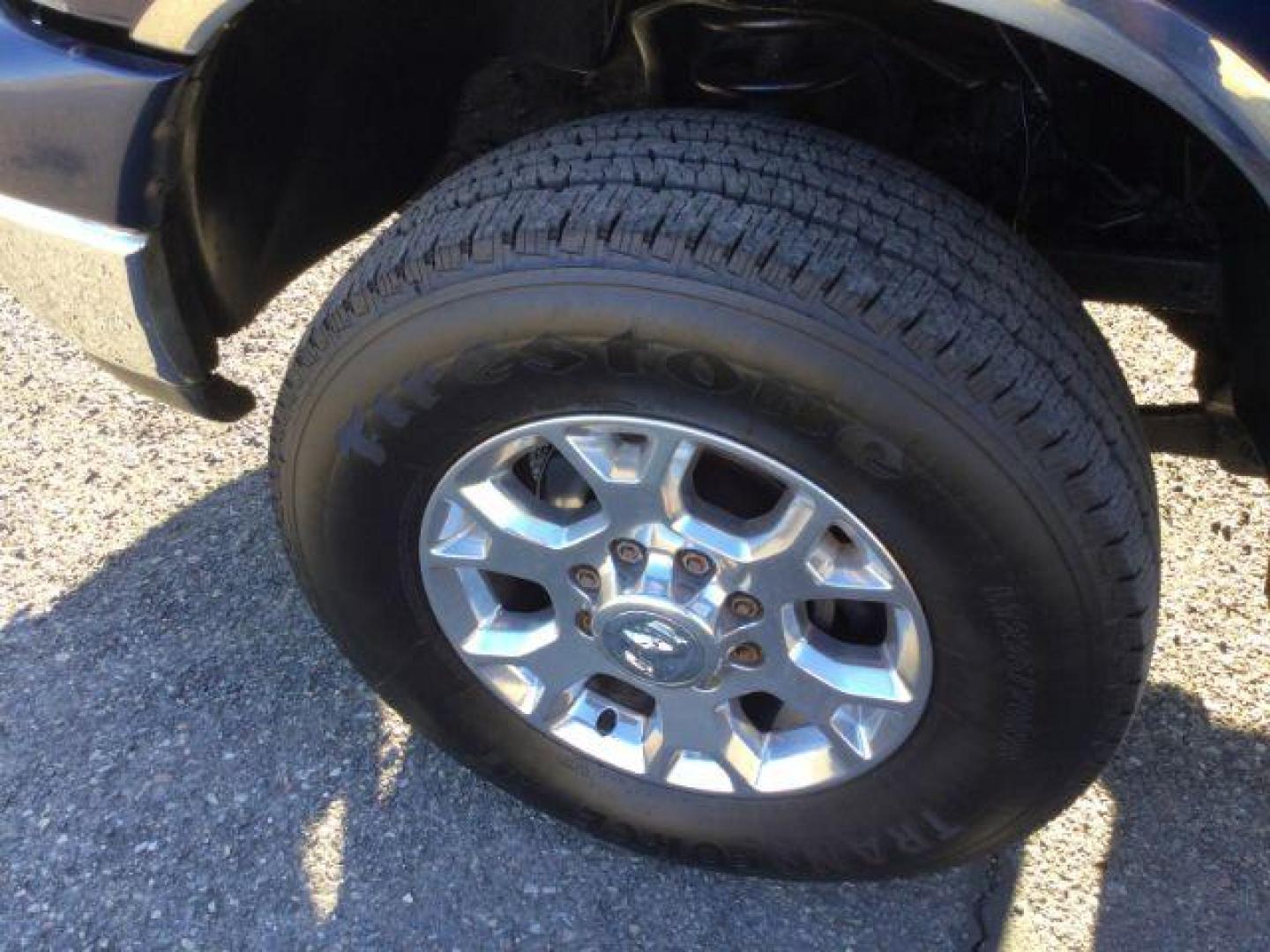 2007 Patriot Blue Pearlcoat /Medium Slate Gray Cloth Interior Dodge Ram 3500 SLT Quad Cab LWB 4X4 (3D7MX38C57G) with an 5.9L L6 OHV 24V TURBO DIESEL engine, 6-Speed Manual transmission, located at 1801 Main Street, Lewiston, 83501, (208) 743-9371, 46.417065, -117.004799 - Photo#24