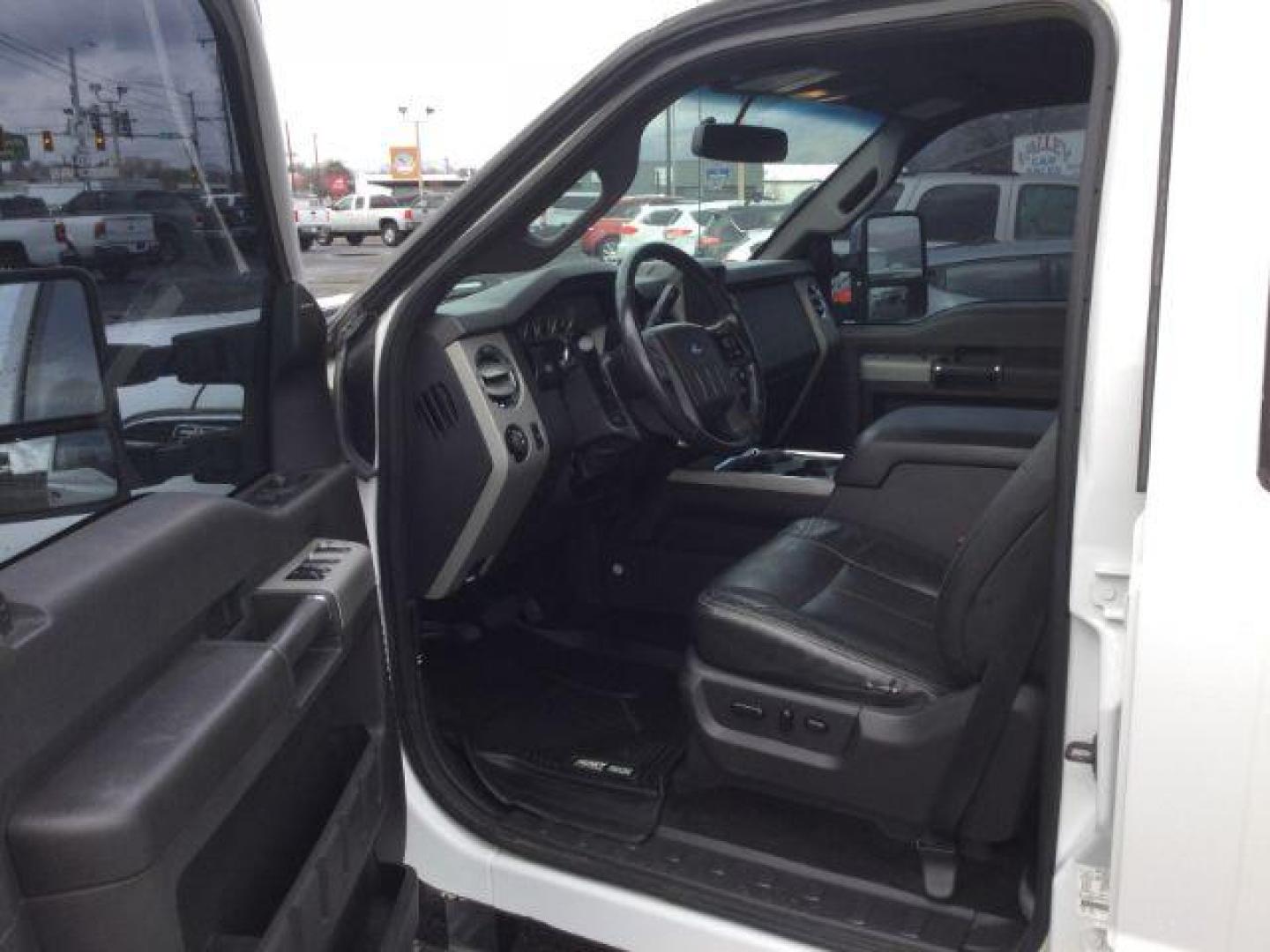 2014 Oxford White /BLACK LEATHER Ford F-350 SD Lariat Crew Cab Long Bed 4WD (1FT8W3BT2EE) with an 6.7L V8 OHV 16V DIESEL engine, 6-Speed Automatic transmission, located at 1801 Main Street, Lewiston, 83501, (208) 743-9371, 46.417065, -117.004799 - Photo#3