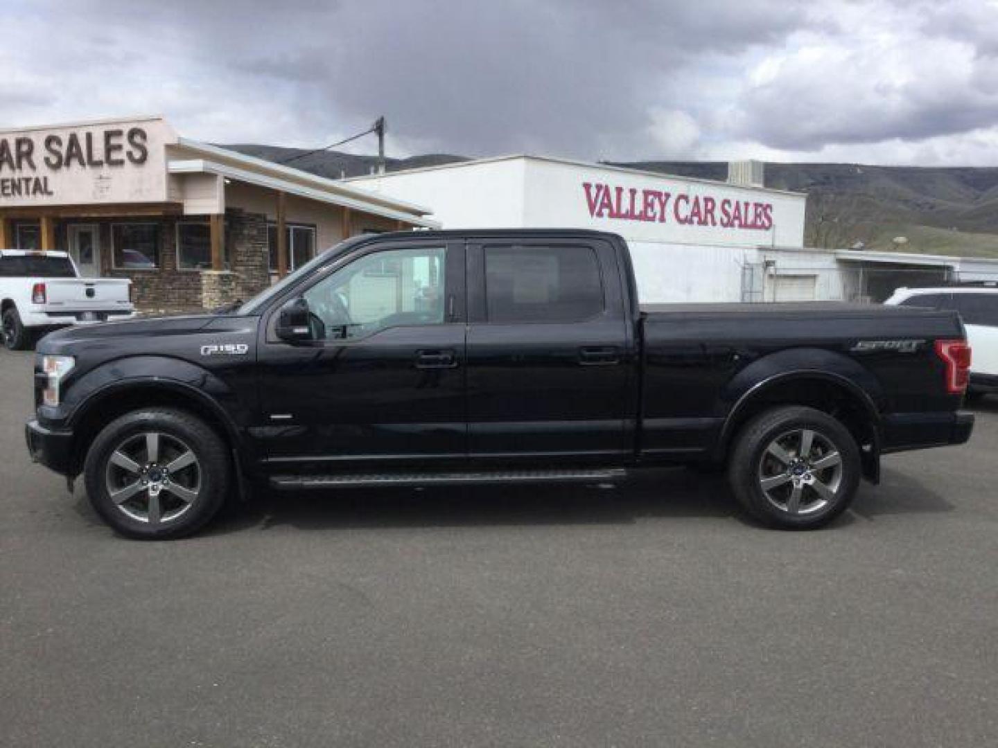 2016 Shadow Black /Black, leather Ford F-150 Lariat SuperCrew 6.5-ft. Bed 4WD (1FTFW1EGXGF) with an 3.5 V6 engine, 6-Speed Automatic transmission, located at 1801 Main Street, Lewiston, 83501, (208) 743-9371, 46.417065, -117.004799 - Photo#1