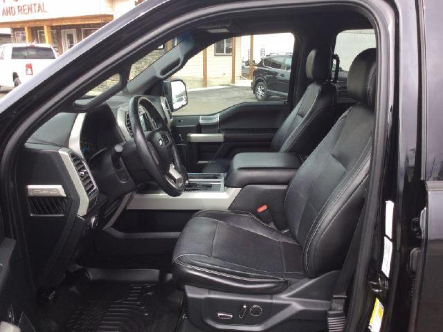 2016 Shadow Black /Black, leather Ford F-150 Lariat SuperCrew 6.5-ft. Bed 4WD (1FTFW1EGXGF) with an 3.5 V6 engine, 6-Speed Automatic transmission, located at 1801 Main Street, Lewiston, 83501, (208) 743-9371, 46.417065, -117.004799 - Photo#5