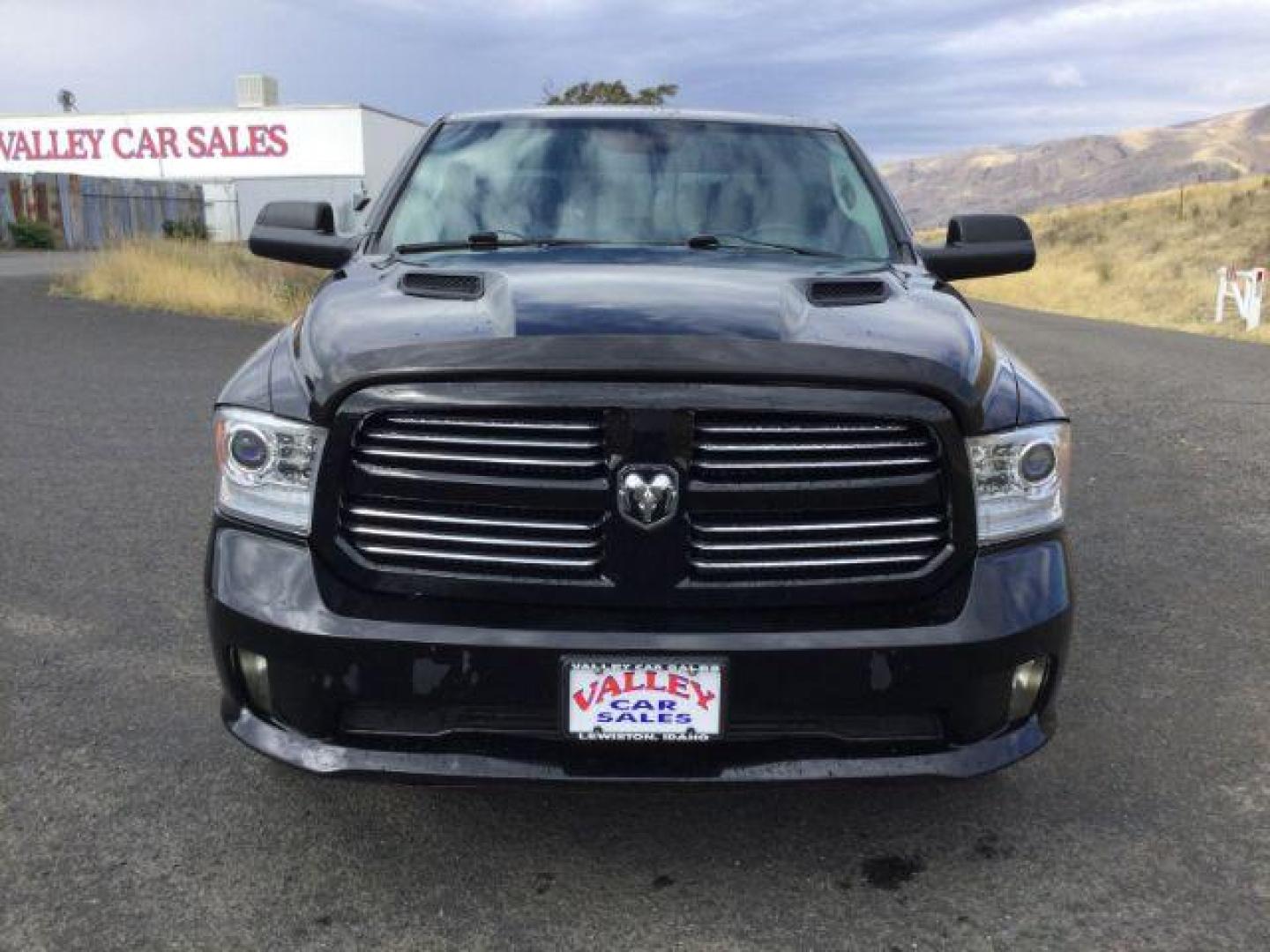 2014 Black Clearcoat /Black RAM 1500 Sport Crew Cab SWB 4WD (1C6RR7MT4ES) with an 5.7L V8 OHV 16V engine, 8-Speed Automatic transmission, located at 1801 Main Street, Lewiston, 83501, (208) 743-9371, 46.417065, -117.004799 - Photo#11