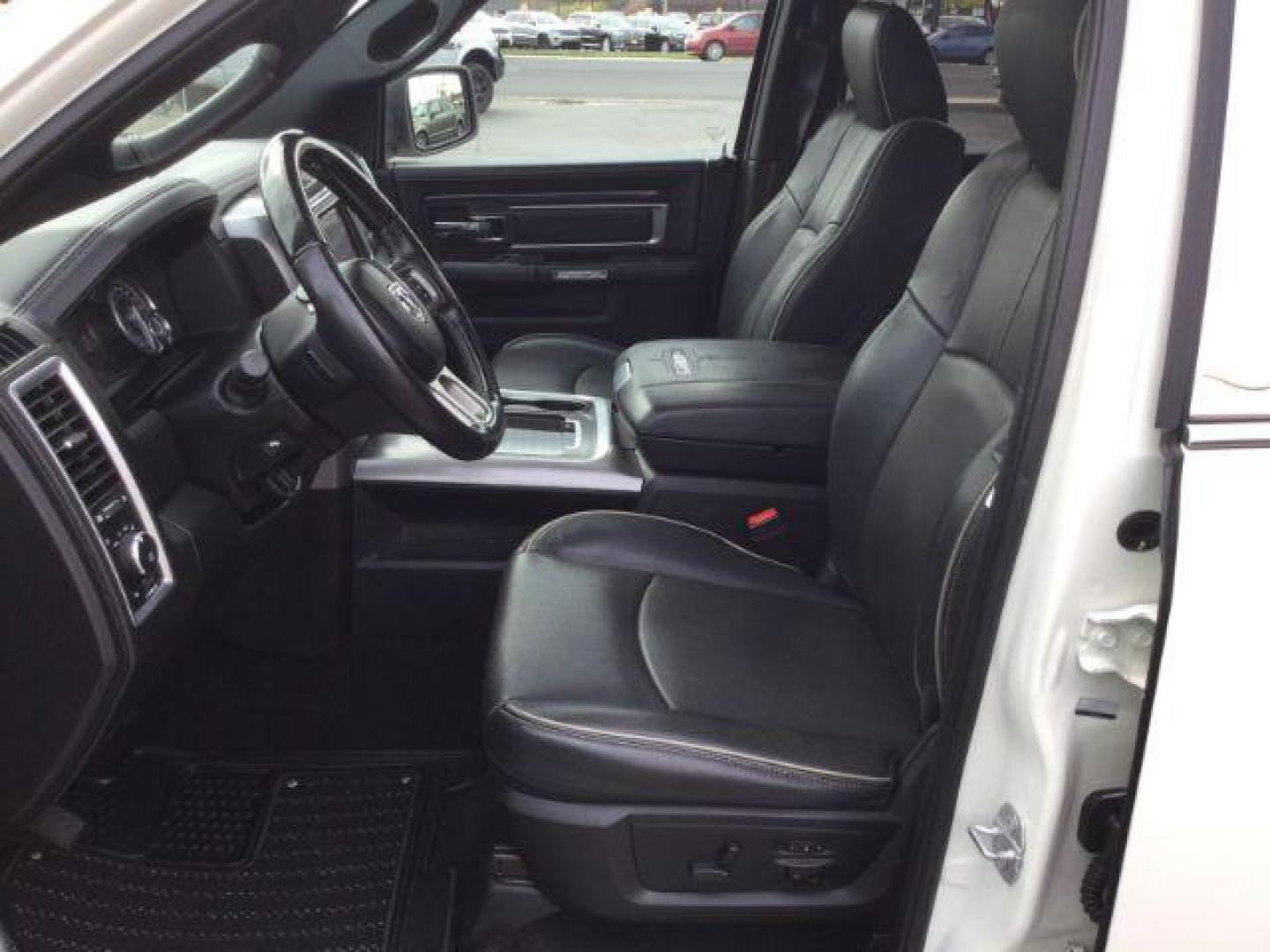 2018 Pearl White Clearcoat /BLACK LEATHER RAM 1500 Limited Crew Cab LWB 4WD (1C6RR7WT1JS) with an 5.7L V8 OHV 16V engine, 8-Speed Automatic transmission, located at 1801 Main Street, Lewiston, 83501, (208) 743-9371, 46.417065, -117.004799 - Photo#25