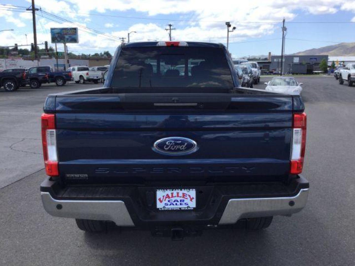 2018 Blue Jeans Metallic/Magnetic Metallic /Black, leather Ford F-350 SD Lariat Crew Cab 4WD (1FT8W3BT0JE) with an 6.7L V8 OHV 16V DIESEL engine, 6-Speed Automatic transmission, located at 1801 Main Street, Lewiston, 83501, (208) 743-9371, 46.417065, -117.004799 - Photo#19