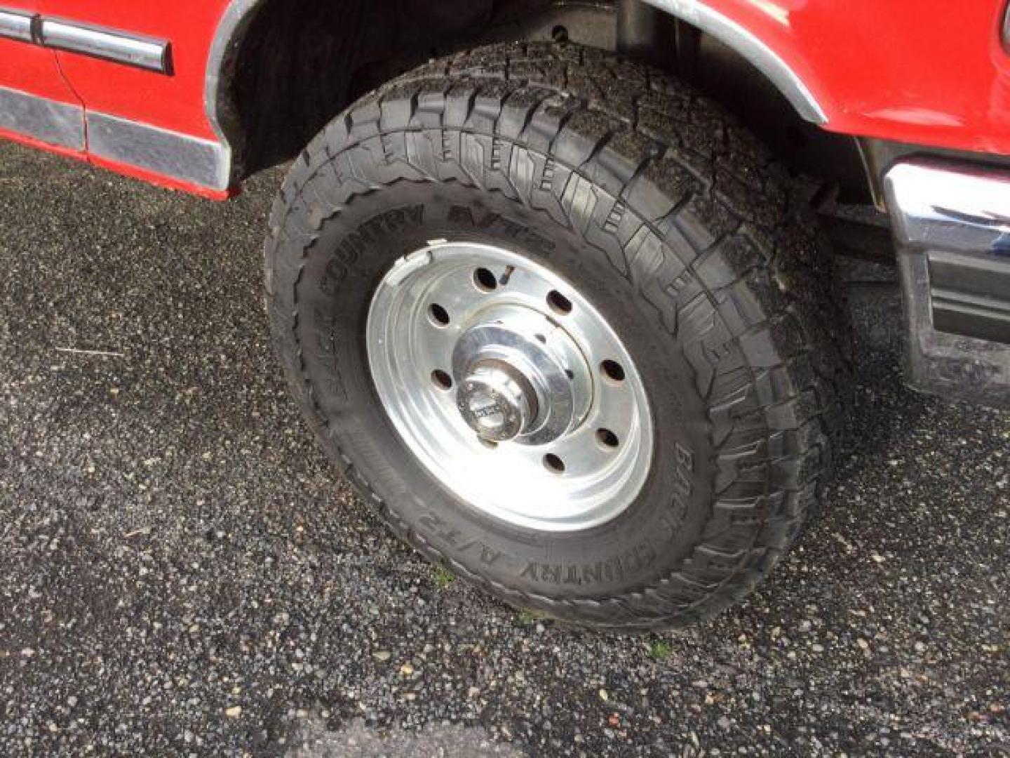 1994 Red /gray cloth Ford F-250 XLT Reg. cab 4x4 (2FTHF26GXRC) with an 7.5L V8 VIH 16V engine, 4- speed Automatic transmission, located at 1801 Main Street, Lewiston, 83501, (208) 743-9371, 46.417065, -117.004799 - Photo#22