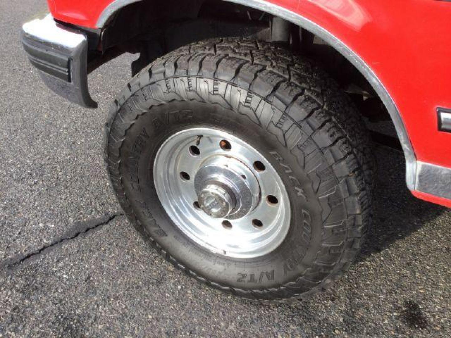 1994 Red /gray cloth Ford F-250 XLT Reg. cab 4x4 (2FTHF26GXRC) with an 7.5L V8 VIH 16V engine, 4- speed Automatic transmission, located at 1801 Main Street, Lewiston, 83501, (208) 743-9371, 46.417065, -117.004799 - Photo#6