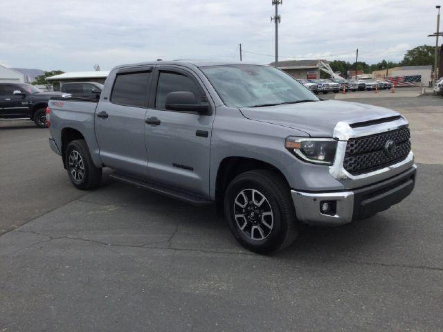 2020 Cement /Black, leather Toyota Tundra SR5 5.7L V8 CrewMax 4WD (5TFDY5F17LX) with an 5.7L V8 DOHC 32V engine, 6-Speed Automatic transmission, located at 1801 Main Street, Lewiston, 83501, (208) 743-9371, 46.417065, -117.004799 - Photo#10