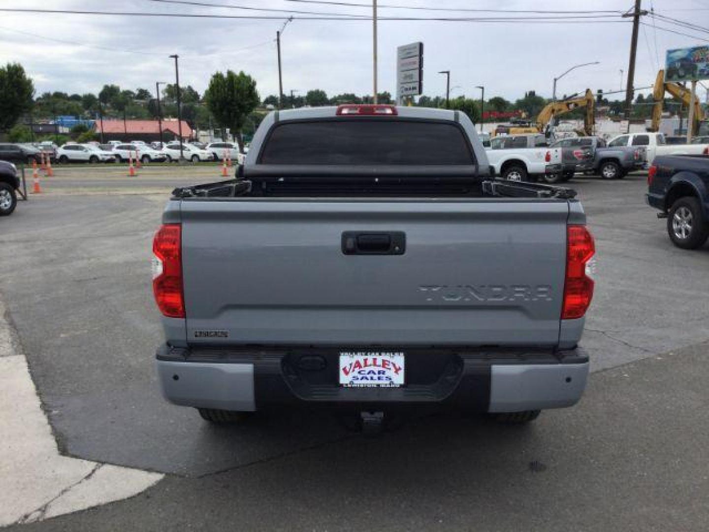 2020 Cement /Black, leather Toyota Tundra SR5 5.7L V8 CrewMax 4WD (5TFDY5F17LX) with an 5.7L V8 DOHC 32V engine, 6-Speed Automatic transmission, located at 1801 Main Street, Lewiston, 83501, (208) 743-9371, 46.417065, -117.004799 - Photo#7