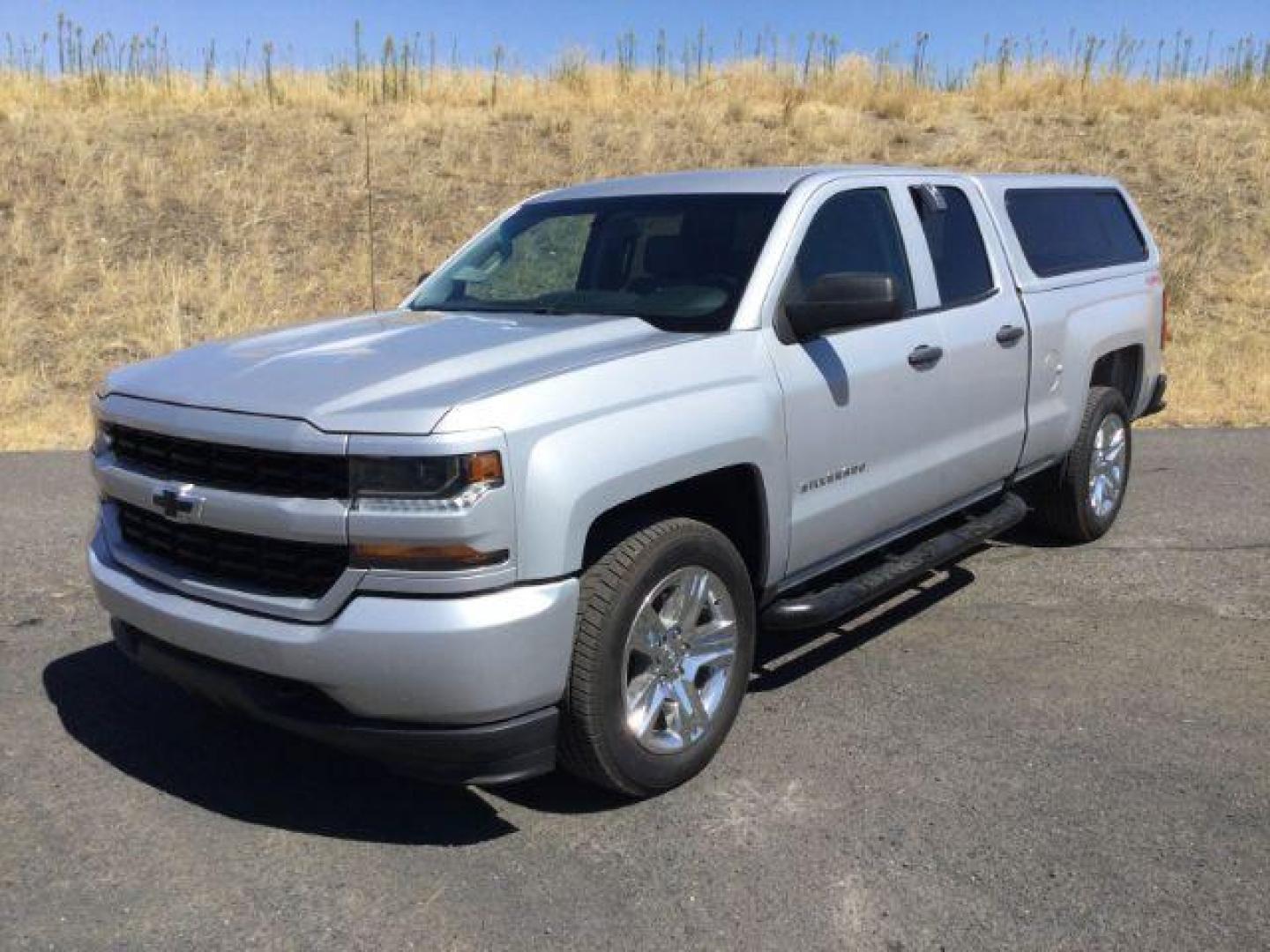 2017 Silver Ice Metallic /GRAY CLOTH Chevrolet Silverado 1500 Custom Double Cab 4WD (1GCVKPEC8HZ) with an 5.3L V8 OHV 16V engine, 6-Speed Automatic transmission, located at 1801 Main Street, Lewiston, 83501, (208) 743-9371, 46.417065, -117.004799 - Photo#0