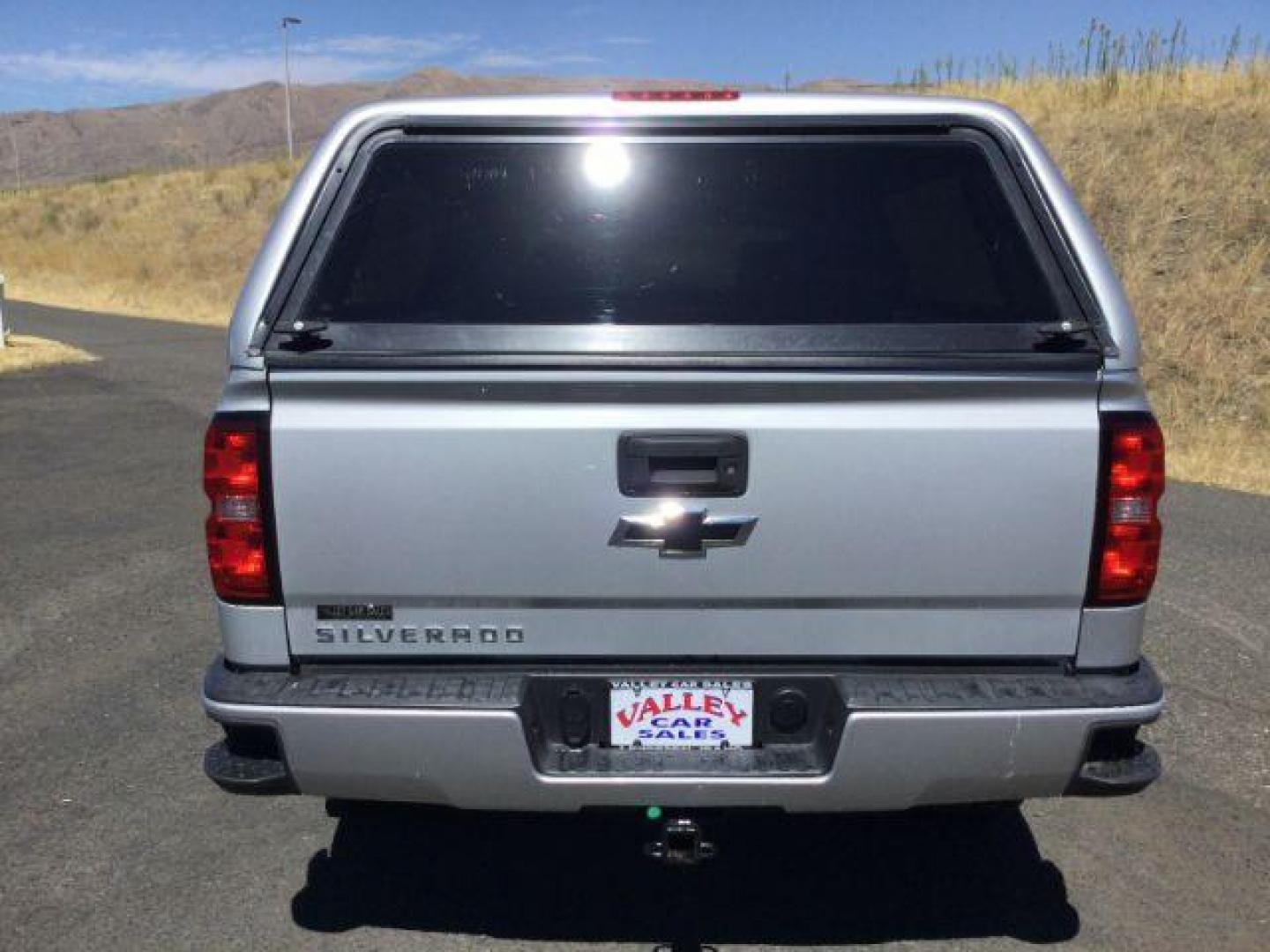 2017 Silver Ice Metallic /GRAY CLOTH Chevrolet Silverado 1500 Custom Double Cab 4WD (1GCVKPEC8HZ) with an 5.3L V8 OHV 16V engine, 6-Speed Automatic transmission, located at 1801 Main Street, Lewiston, 83501, (208) 743-9371, 46.417065, -117.004799 - Photo#16