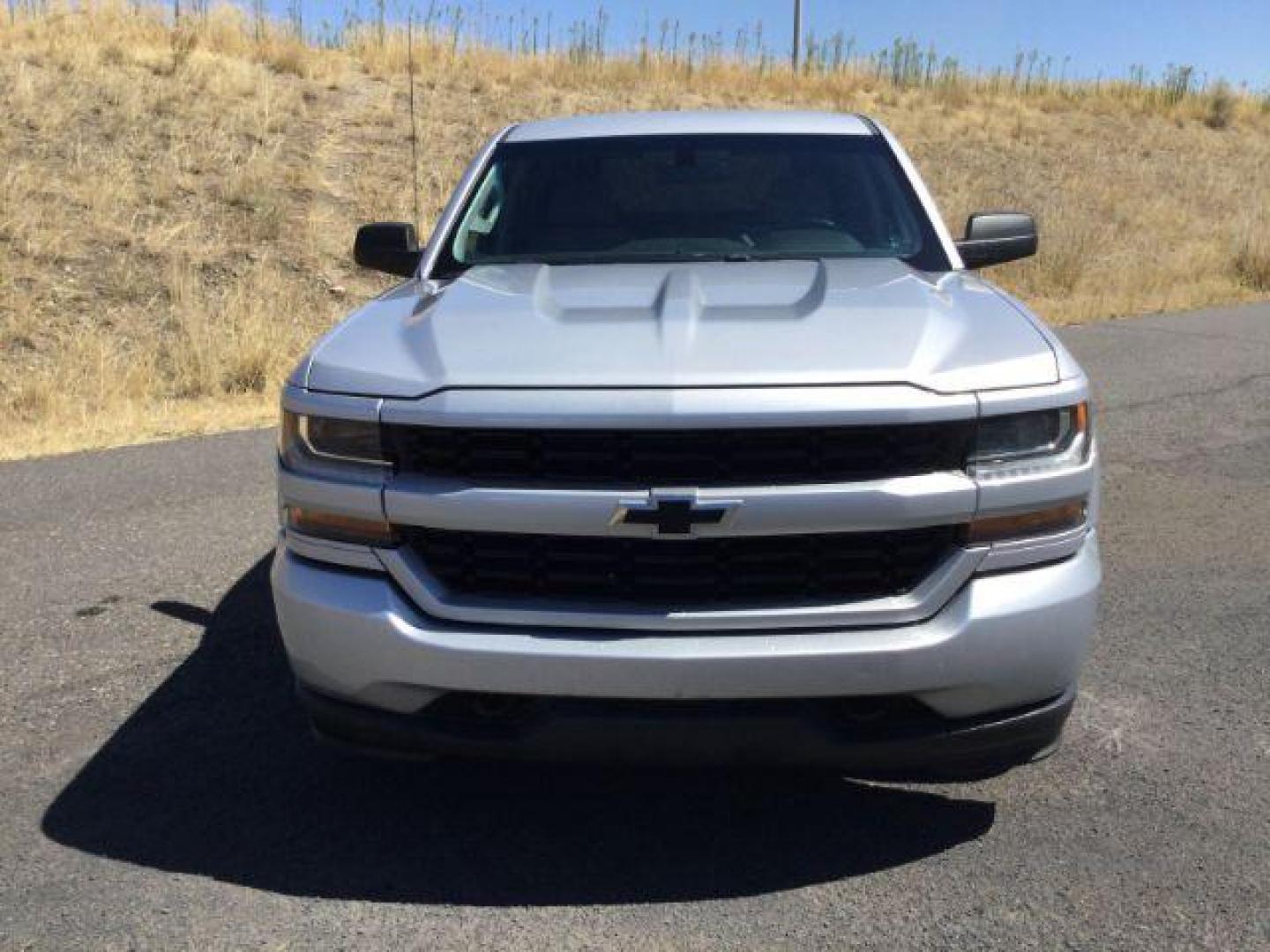 2017 Silver Ice Metallic /GRAY CLOTH Chevrolet Silverado 1500 Custom Double Cab 4WD (1GCVKPEC8HZ) with an 5.3L V8 OHV 16V engine, 6-Speed Automatic transmission, located at 1801 Main Street, Lewiston, 83501, (208) 743-9371, 46.417065, -117.004799 - Photo#3