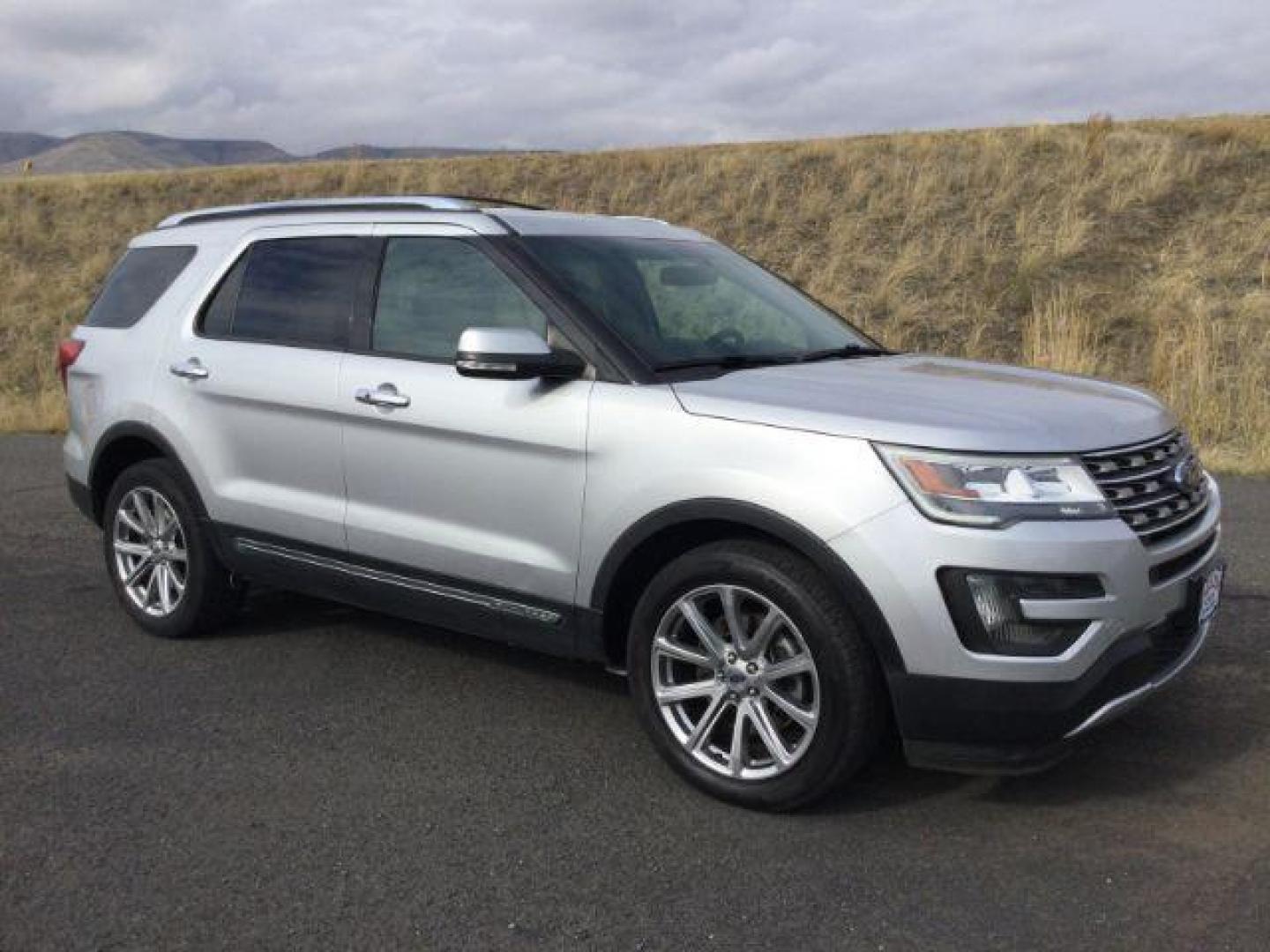 2016 Ingot Silver /Ebony Black, premium leather Ford Explorer Limited 4WD (1FM5K8F81GG) with an 3.5L V6 DOHC 24V engine, 6-Speed Automatic transmission, located at 1801 Main Street, Lewiston, 83501, (208) 743-9371, 46.417065, -117.004799 - Photo#10