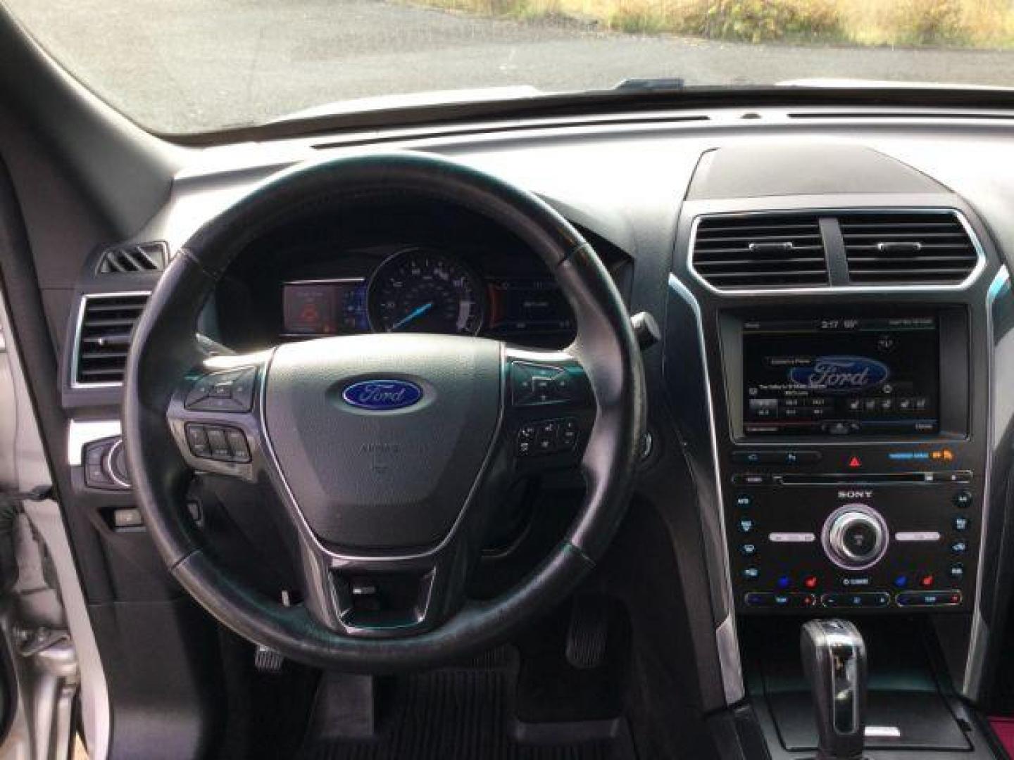 2016 Ingot Silver /Ebony Black, premium leather Ford Explorer Limited 4WD (1FM5K8F81GG) with an 3.5L V6 DOHC 24V engine, 6-Speed Automatic transmission, located at 1801 Main Street, Lewiston, 83501, (208) 743-9371, 46.417065, -117.004799 - Photo#7