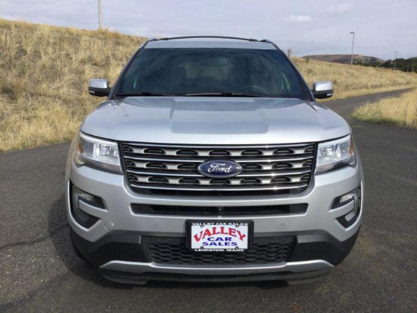 2016 Ingot Silver /Ebony Black, premium leather Ford Explorer Limited 4WD (1FM5K8F81GG) with an 3.5L V6 DOHC 24V engine, 6-Speed Automatic transmission, located at 1801 Main Street, Lewiston, 83501, (208) 743-9371, 46.417065, -117.004799 - Photo#8