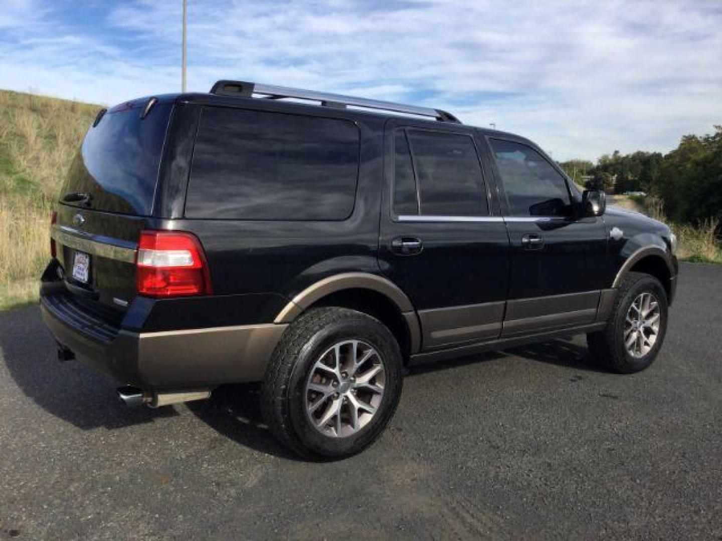 2015 Tuxedo Black Metallic /Mesa w/Ebony Ford Expedition King Ranch 4WD (1FMJU1JT5FE) with an 3.5L V6 DOHC 24V FFV engine, 6-Speed Automatic transmission, located at 1801 Main Street, Lewiston, 83501, (208) 743-9371, 46.417065, -117.004799 - Photo#15