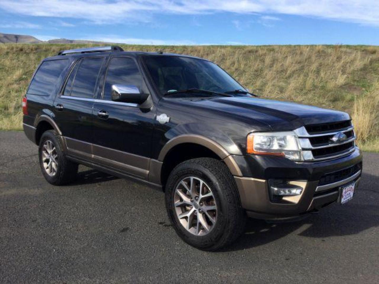 2015 Tuxedo Black Metallic /Mesa w/Ebony Ford Expedition King Ranch 4WD (1FMJU1JT5FE) with an 3.5L V6 DOHC 24V FFV engine, 6-Speed Automatic transmission, located at 1801 Main Street, Lewiston, 83501, (208) 743-9371, 46.417065, -117.004799 - Photo#17