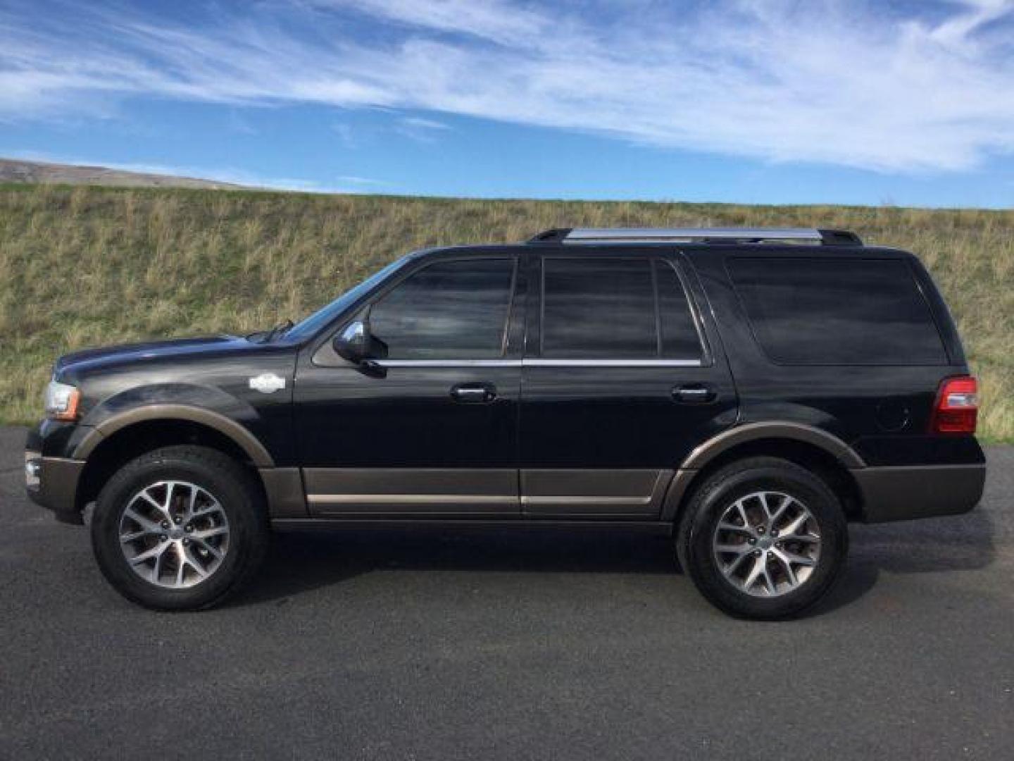 2015 Tuxedo Black Metallic /Mesa w/Ebony Ford Expedition King Ranch 4WD (1FMJU1JT5FE) with an 3.5L V6 DOHC 24V FFV engine, 6-Speed Automatic transmission, located at 1801 Main Street, Lewiston, 83501, (208) 743-9371, 46.417065, -117.004799 - Photo#1