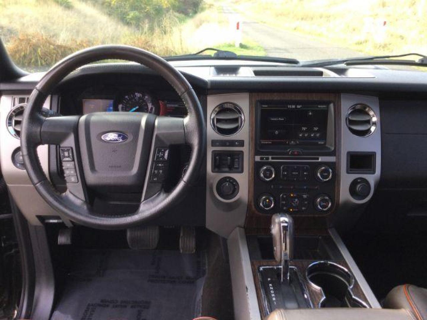 2015 Tuxedo Black Metallic /Mesa w/Ebony Ford Expedition King Ranch 4WD (1FMJU1JT5FE) with an 3.5L V6 DOHC 24V FFV engine, 6-Speed Automatic transmission, located at 1801 Main Street, Lewiston, 83501, (208) 743-9371, 46.417065, -117.004799 - Photo#8