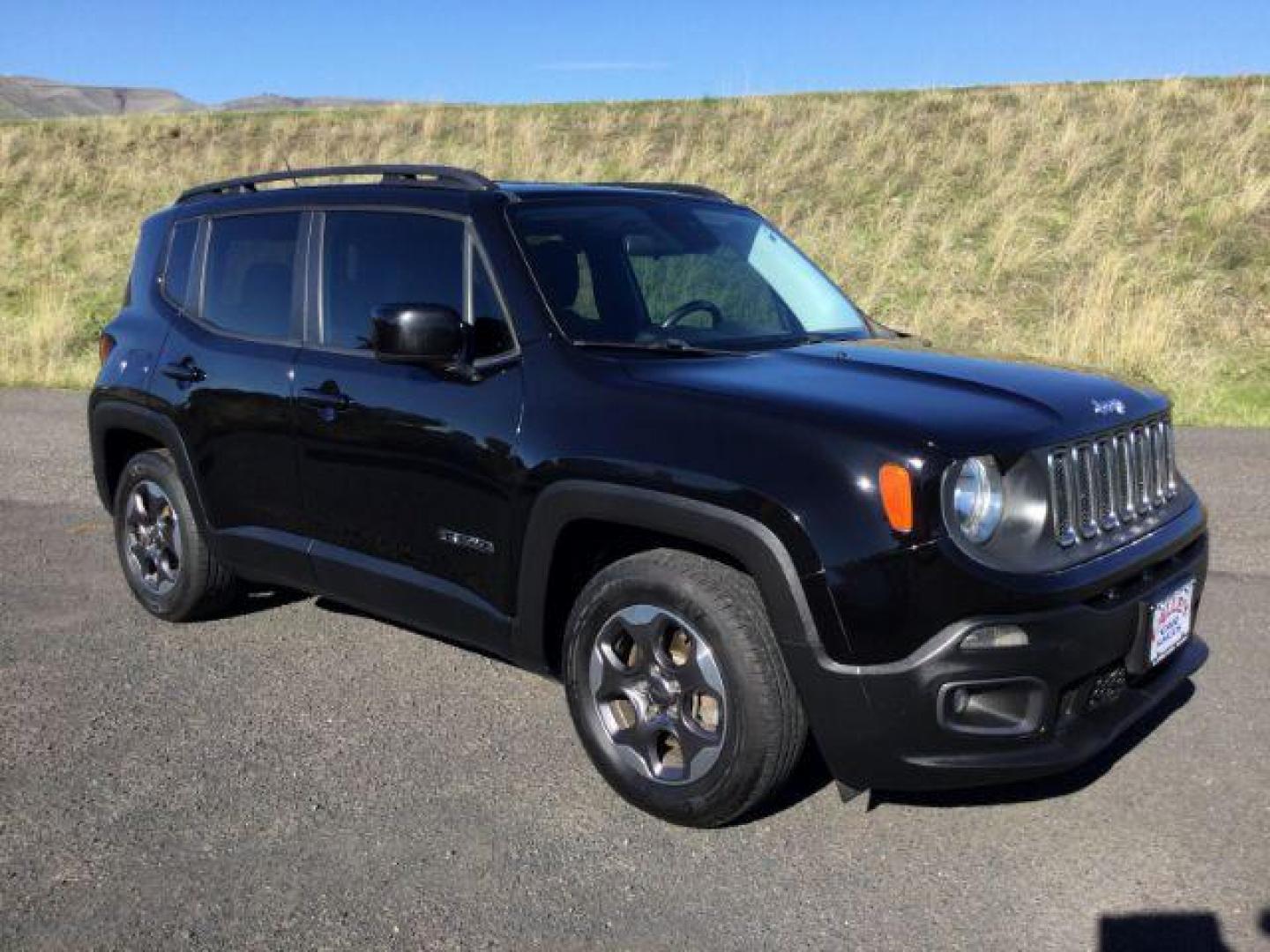 2016 Black /Black, cloth Jeep Renegade Latitude FWD (ZACCJABW8GP) with an 1.4L L4 DOHC 16V TURBO engine, 6-Speed Manual transmission, located at 1801 Main Street, Lewiston, 83501, (208) 743-9371, 46.417065, -117.004799 - Photo#19