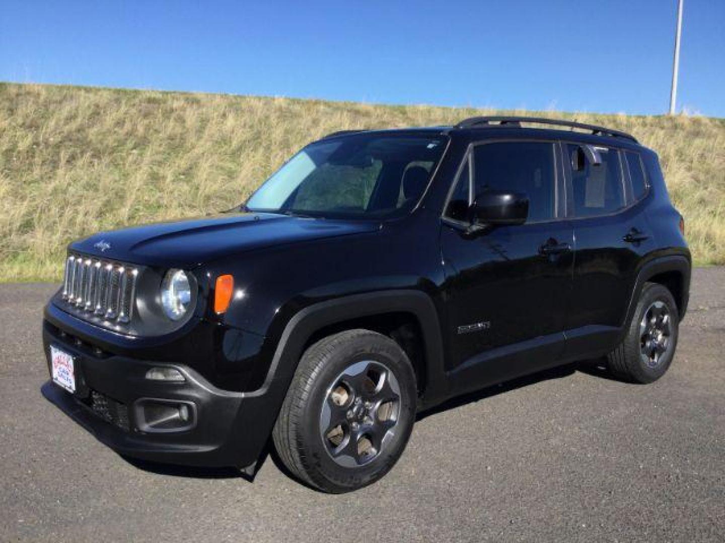 2016 Black /Black, cloth Jeep Renegade Latitude FWD (ZACCJABW8GP) with an 1.4L L4 DOHC 16V TURBO engine, 6-Speed Manual transmission, located at 1801 Main Street, Lewiston, 83501, (208) 743-9371, 46.417065, -117.004799 - Photo#20