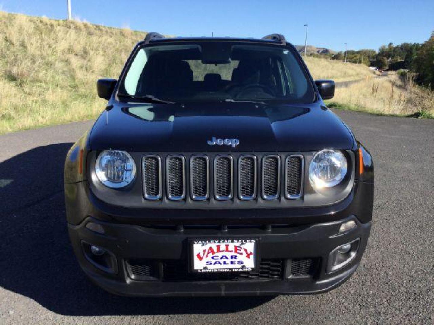 2016 Black /Black, cloth Jeep Renegade Latitude FWD (ZACCJABW8GP) with an 1.4L L4 DOHC 16V TURBO engine, 6-Speed Manual transmission, located at 1801 Main Street, Lewiston, 83501, (208) 743-9371, 46.417065, -117.004799 - Photo#8