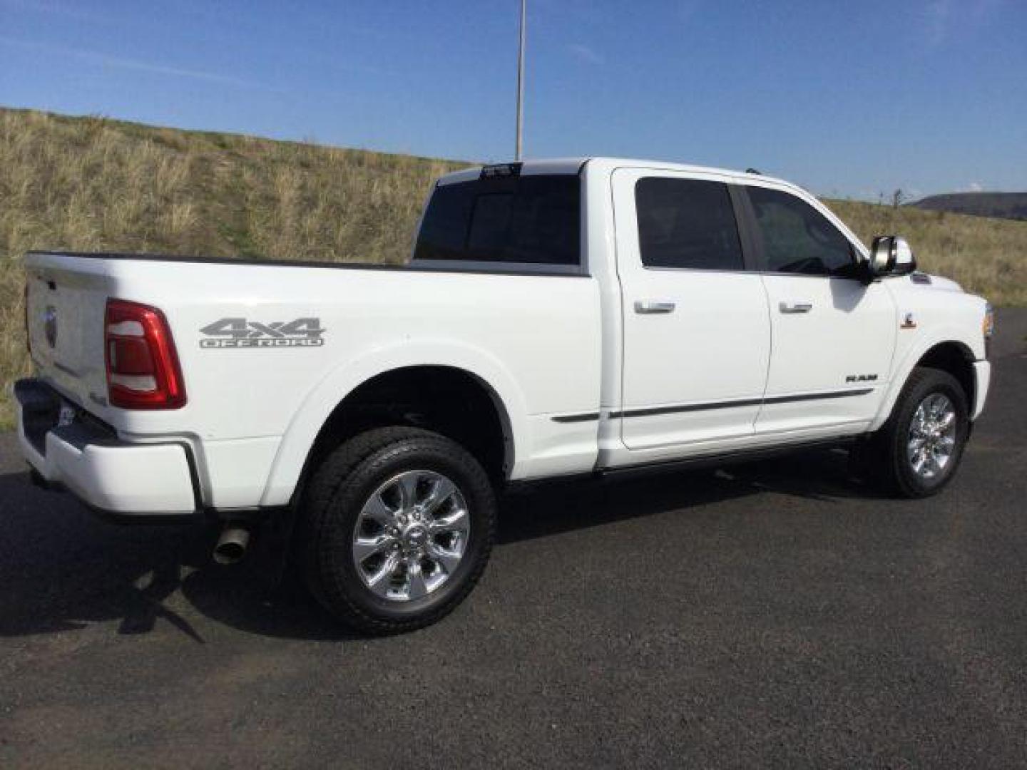 2019 Bright White Clear Coat /Black, premium leather RAM 2500 Limited Crew Cab SWB 4WD (3C6UR5SL2KG) with an 6.7L L6 OHV 24V TURBO DIESEL engine, 6-Speed Automatic transmission, located at 1801 Main Street, Lewiston, 83501, (208) 743-9371, 46.417065, -117.004799 - Photo#12