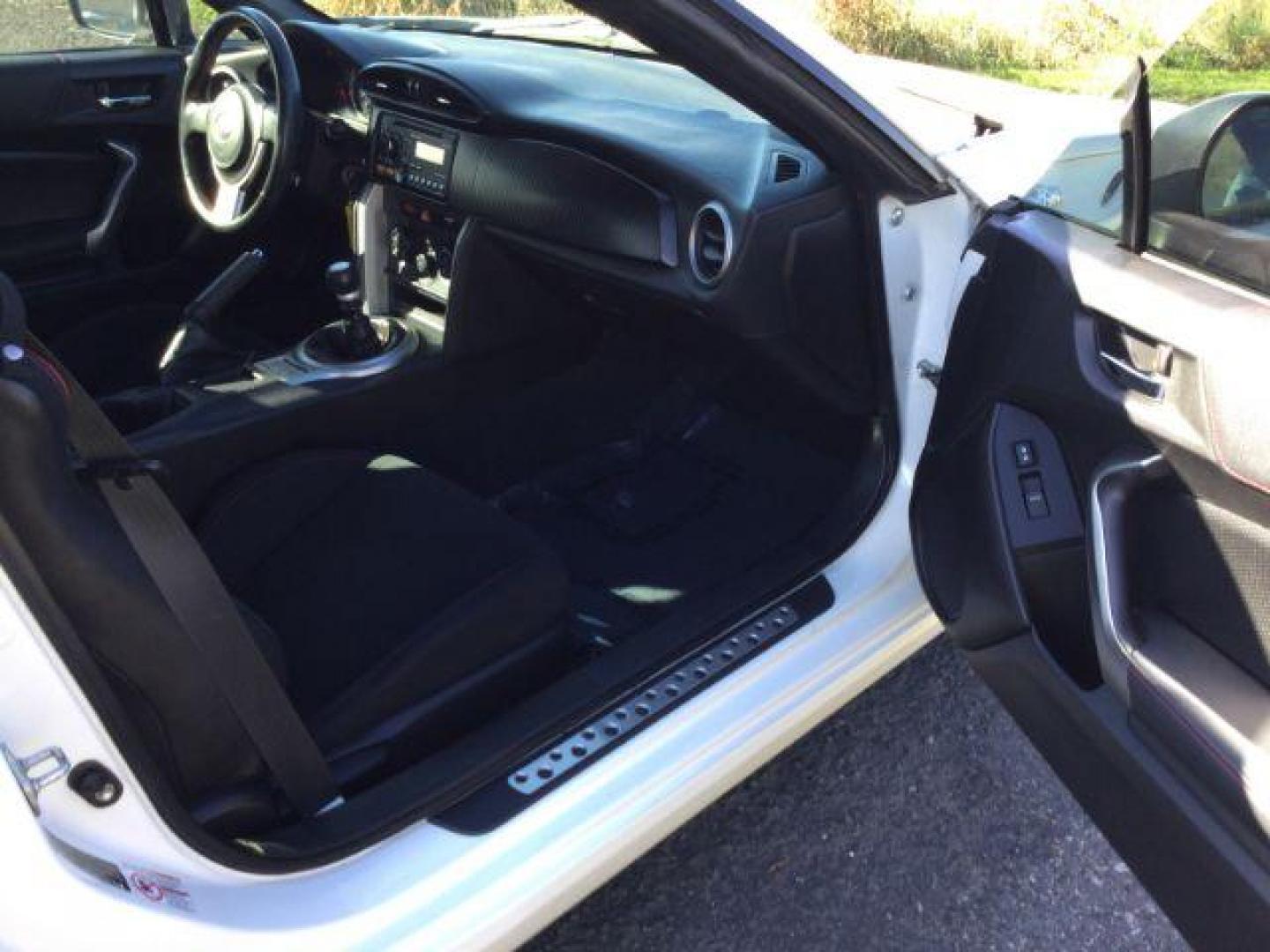 2013 Whiteout /Black Cloth Interior Scion FR-S 6MT (JF1ZNAA10D1) with an 2.0L H4 16V engine, 6-Speed Manual transmission, located at 1801 Main Street, Lewiston, 83501, (208) 743-9371, 46.417065, -117.004799 - Photo#13