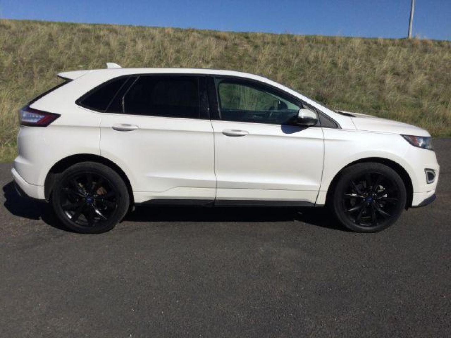 2015 White Platinum Tri-Coat Metallic /black leather Ford Edge Sport AWD (2FMTK4AP1FB) with an 2.7L V6 DOCH 24V engine, 6-Speed Automatic transmission, located at 1801 Main Street, Lewiston, 83501, (208) 743-9371, 46.417065, -117.004799 - Photo#18