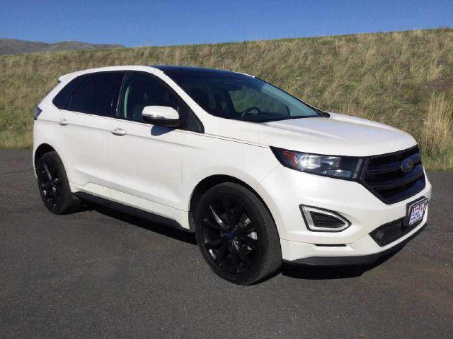 2015 White Platinum Tri-Coat Metallic /black leather Ford Edge Sport AWD (2FMTK4AP1FB) with an 2.7L V6 DOCH 24V engine, 6-Speed Automatic transmission, located at 1801 Main Street, Lewiston, 83501, (208) 743-9371, 46.417065, -117.004799 - Photo#19