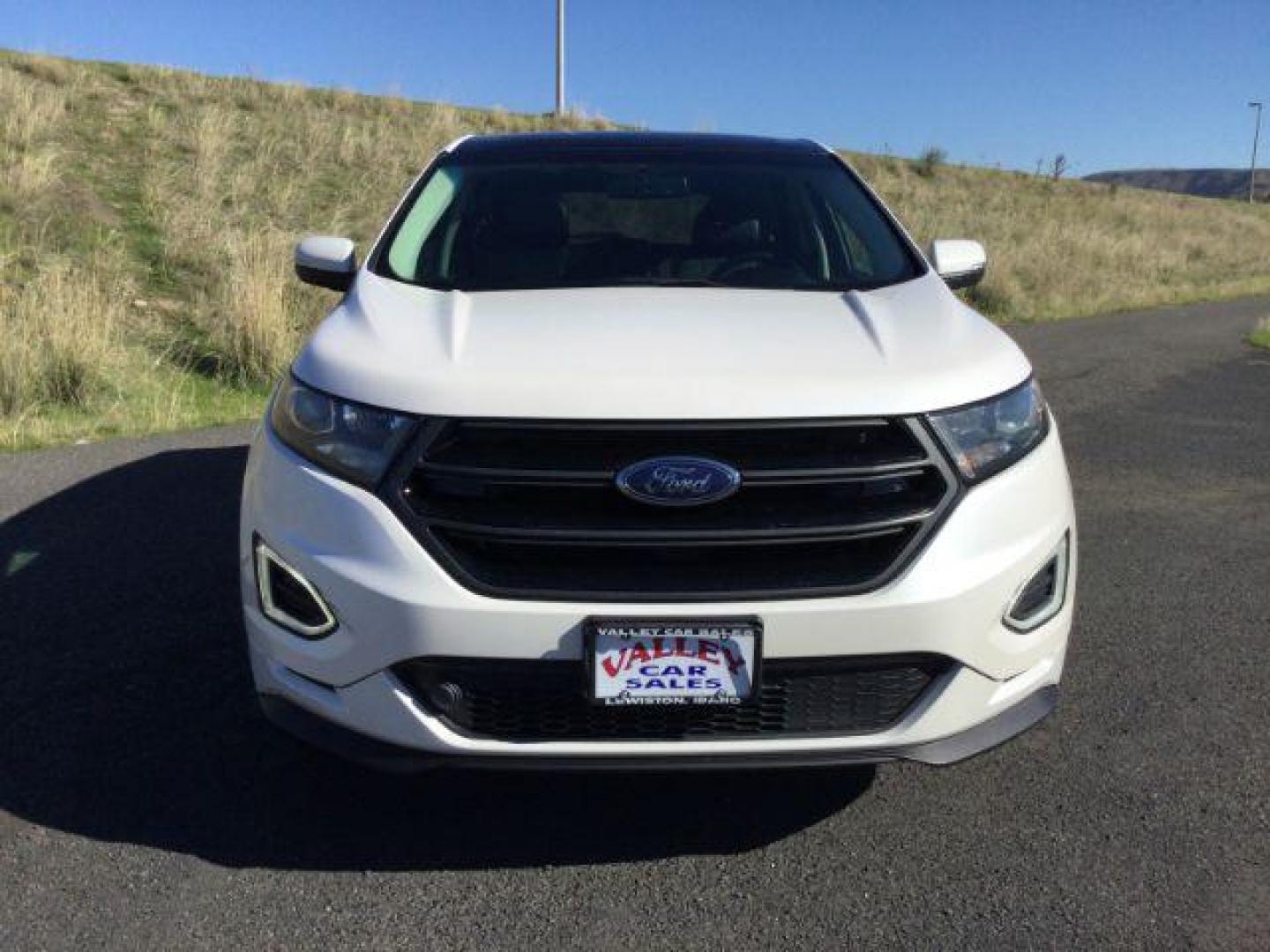 2015 White Platinum Tri-Coat Metallic /black leather Ford Edge Sport AWD (2FMTK4AP1FB) with an 2.7L V6 DOCH 24V engine, 6-Speed Automatic transmission, located at 1801 Main Street, Lewiston, 83501, (208) 743-9371, 46.417065, -117.004799 - Photo#2