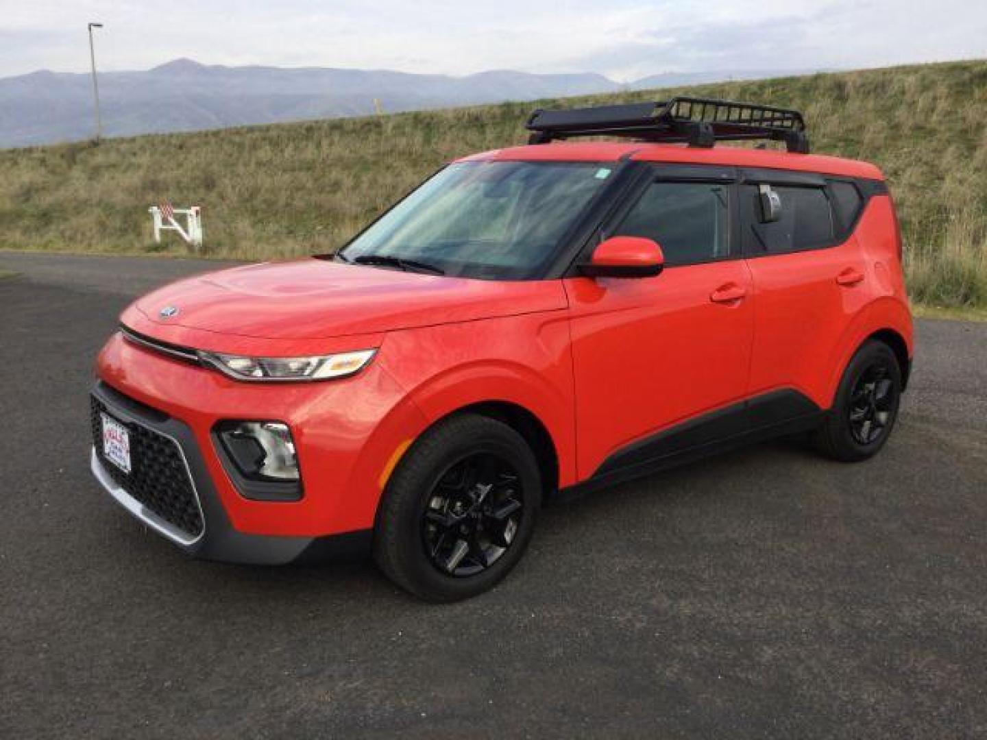 2020 Inferno Red /Black Woven Cloth, cloth Kia Soul S (KNDJ23AU1L7) with an 2.0L L4 DOHC 16V engine, Continuously Variable Transmission transmission, located at 1801 Main Street, Lewiston, 83501, (208) 743-9371, 46.417065, -117.004799 - Photo#0