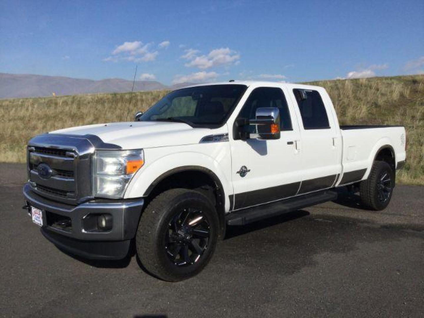 2016 WHITE /BLACK LEATHER Ford F-350 SD Lariat Crew Cab Long Bed 4WD (1FT8W3BT7GE) with an 6.7L V8 OHV 16V DIESEL engine, 6-Speed Automatic transmission, located at 1801 Main Street, Lewiston, 83501, (208) 743-9371, 46.417065, -117.004799 - Photo#0