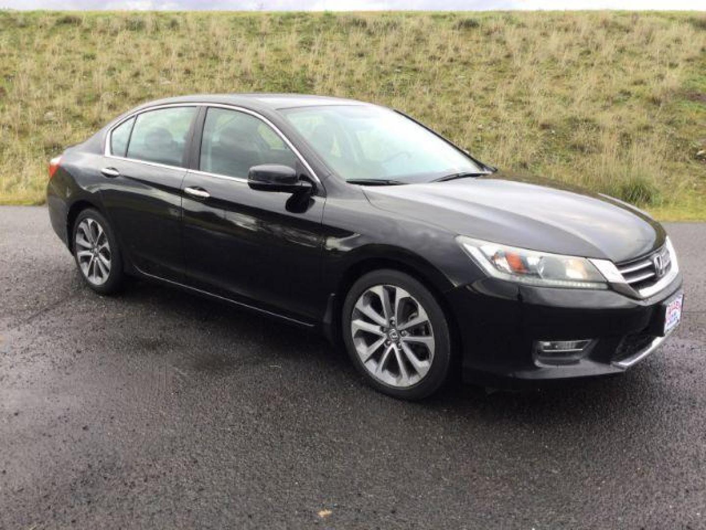 2013 Crystal Black Pearl /Black Cloth Interior Honda Accord Sport Sedan CVT (1HGCR2F53DA) with an 2.4L L4 DOHC 16V engine, Continuously Variable Transmission transmission, located at 1801 Main Street, Lewiston, 83501, (208) 743-9371, 46.417065, -117.004799 - Photo#12