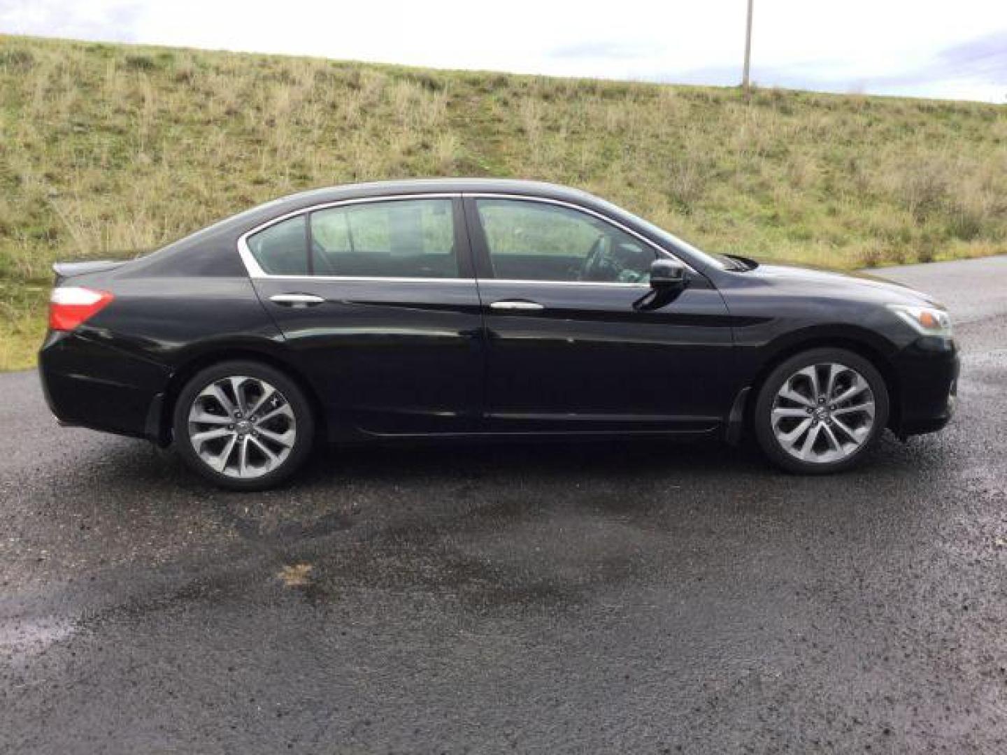 2013 Crystal Black Pearl /Black Cloth Interior Honda Accord Sport Sedan CVT (1HGCR2F53DA) with an 2.4L L4 DOHC 16V engine, Continuously Variable Transmission transmission, located at 1801 Main Street, Lewiston, 83501, (208) 743-9371, 46.417065, -117.004799 - Photo#13