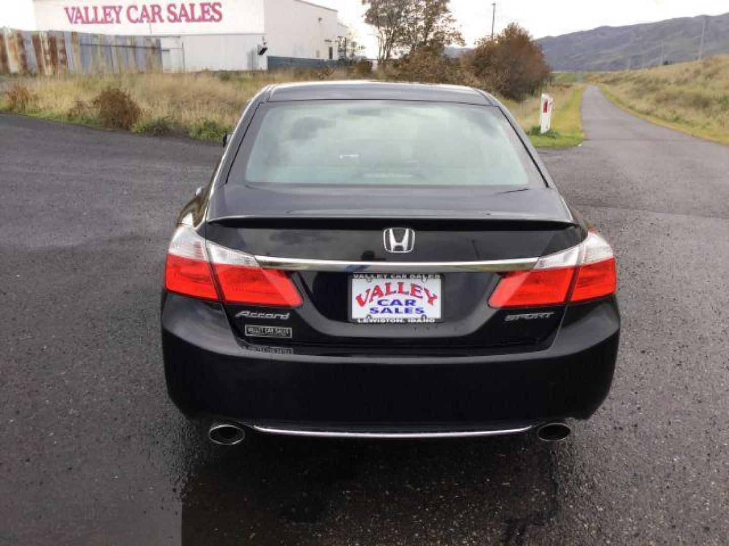 2013 Crystal Black Pearl /Black Cloth Interior Honda Accord Sport Sedan CVT (1HGCR2F53DA) with an 2.4L L4 DOHC 16V engine, Continuously Variable Transmission transmission, located at 1801 Main Street, Lewiston, 83501, (208) 743-9371, 46.417065, -117.004799 - Photo#7