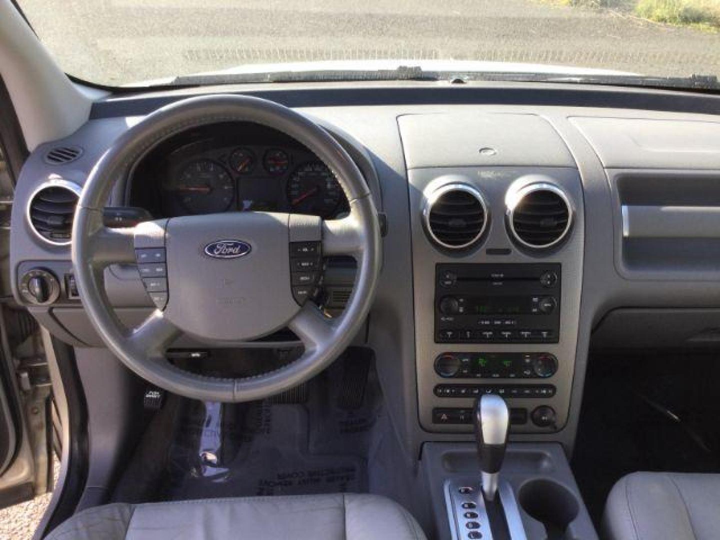 2006 Silver Metallic /Pebble Leather Interior Ford Freestyle SEL AWD (1FMDK05116G) with an 3.0L V6 DOHC 24V engine, Continuously Variable Transmission transmission, located at 1801 Main Street, Lewiston, 83501, (208) 743-9371, 46.417065, -117.004799 - Photo#9