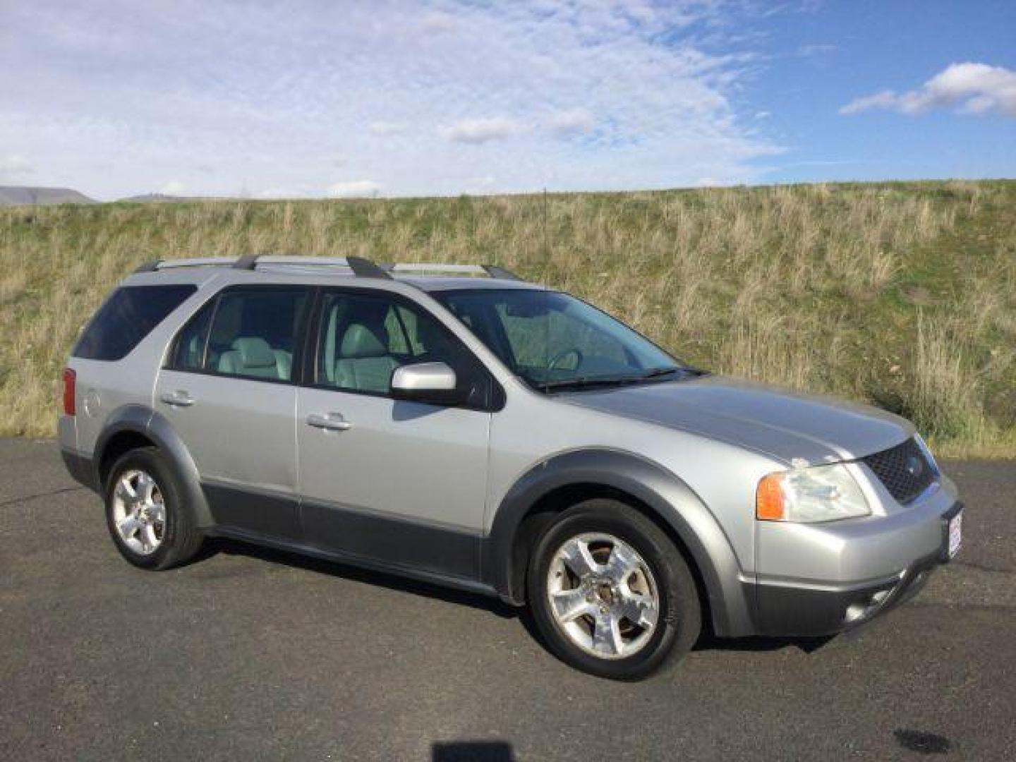 2006 Silver Metallic /Pebble Leather Interior Ford Freestyle SEL AWD (1FMDK05116G) with an 3.0L V6 DOHC 24V engine, Continuously Variable Transmission transmission, located at 1801 Main Street, Lewiston, 83501, (208) 743-9371, 46.417065, -117.004799 - Photo#15