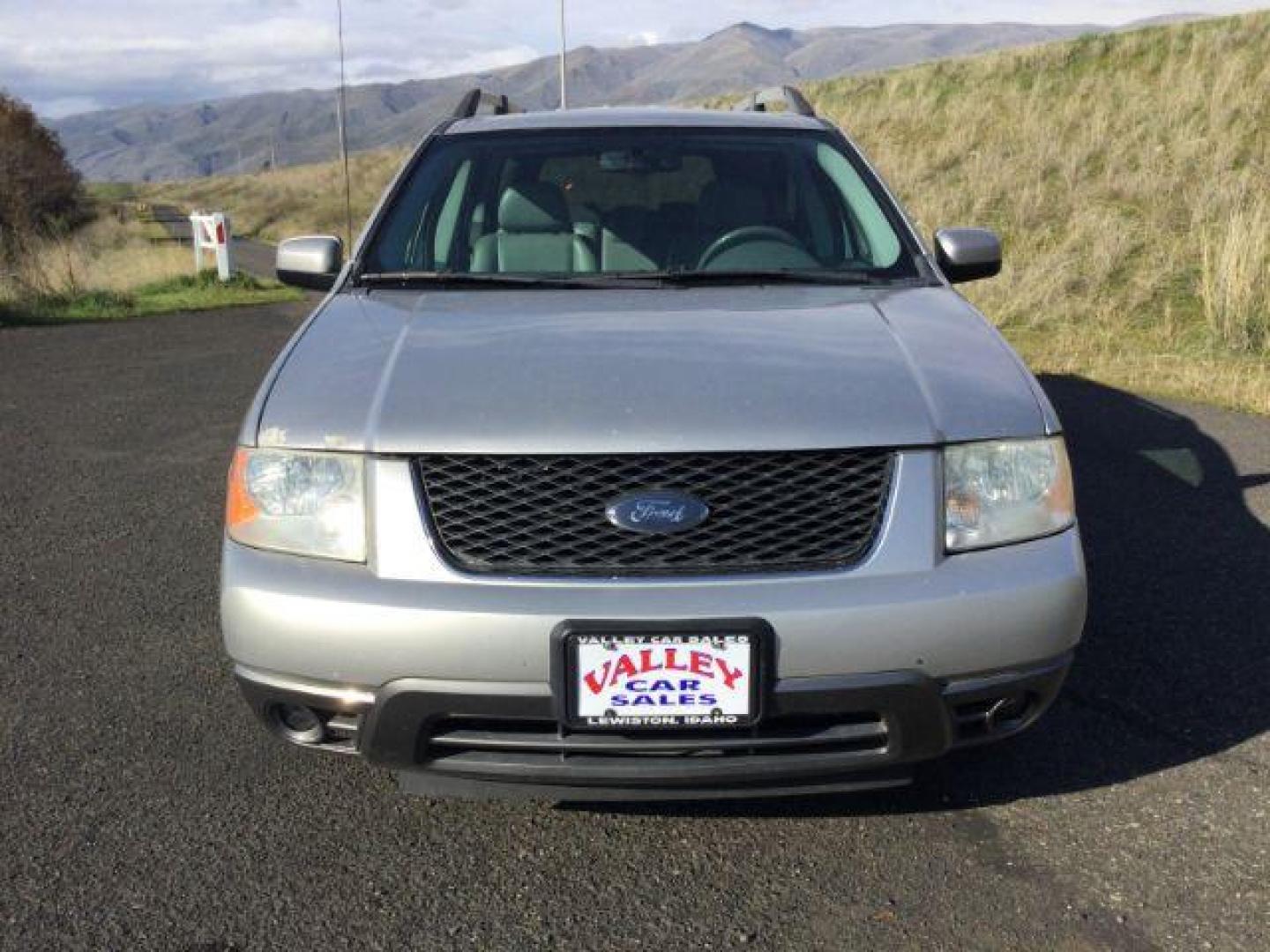 2006 Silver Metallic /Pebble Leather Interior Ford Freestyle SEL AWD (1FMDK05116G) with an 3.0L V6 DOHC 24V engine, Continuously Variable Transmission transmission, located at 1801 Main Street, Lewiston, 83501, (208) 743-9371, 46.417065, -117.004799 - Photo#20